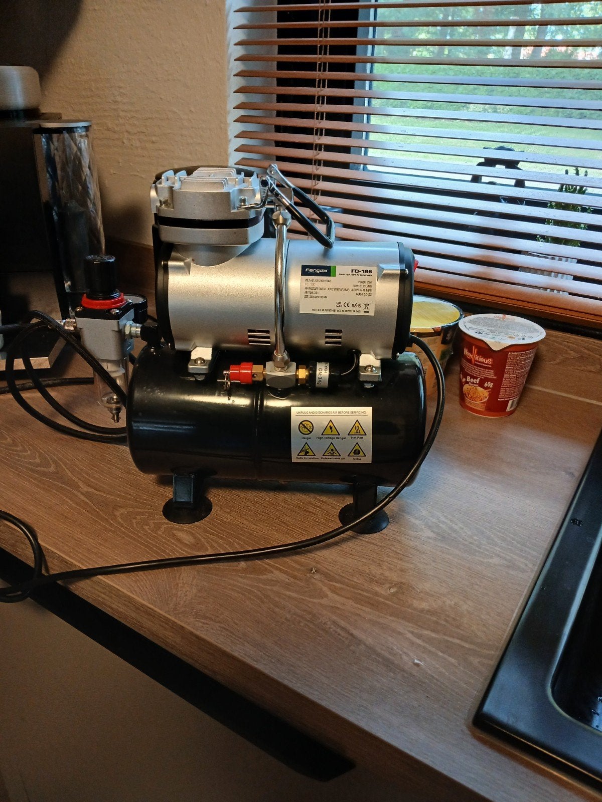 Airbrush compressor Fengda FD-186 met tank, Ophalen, Zo goed als nieuw