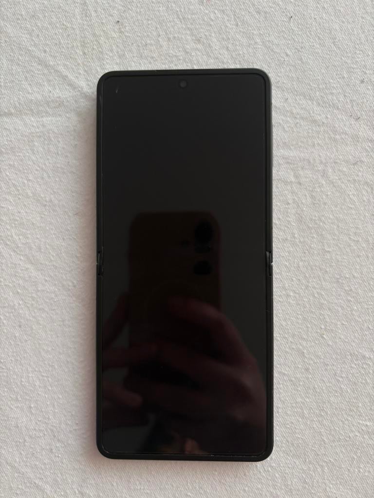 Samsung Galaxy Z Flip 7 Zwart 256 GB, Telecommunicatie, Mobiele telefoons | Samsung, Ophalen, Zwart, Zo goed als nieuw, Galaxy Z Flip