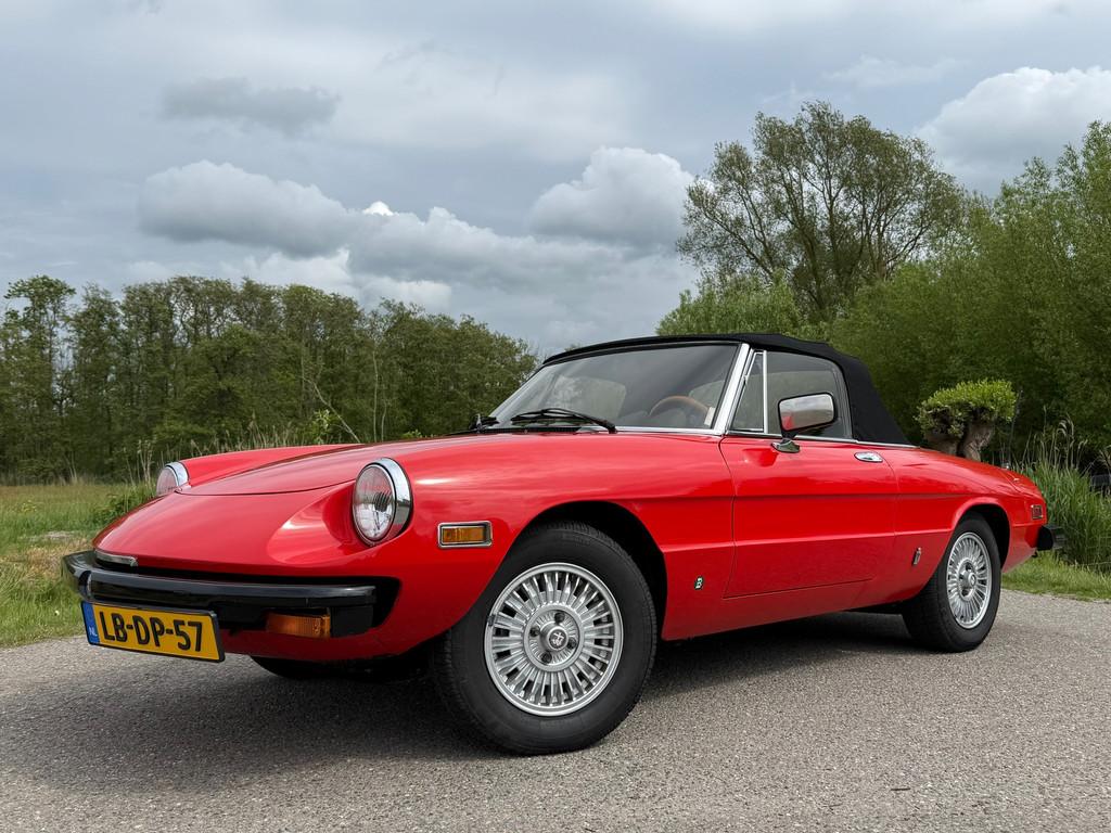 Alfa Romeo Spider 2.0 Veloce, Achterwielaandrijving, Zwart, Cabriolet, 400 kg