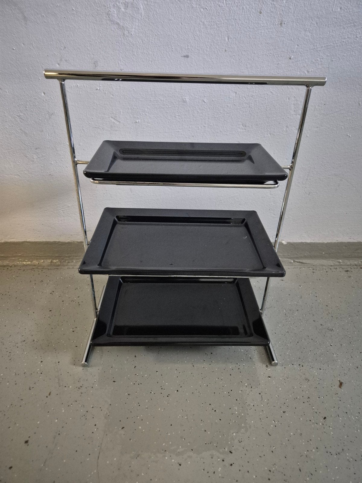 Truyts 3-laags etagère met RVS frame en melamine schalen, Etagère, Ophalen of Verzenden, Overige materialen, Gebruikt