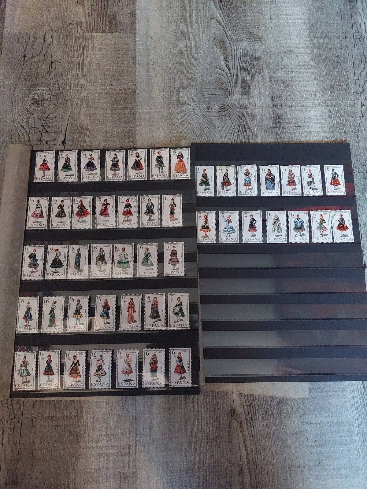 Spanje postzegels  klederdracht., Ophalen of Verzenden