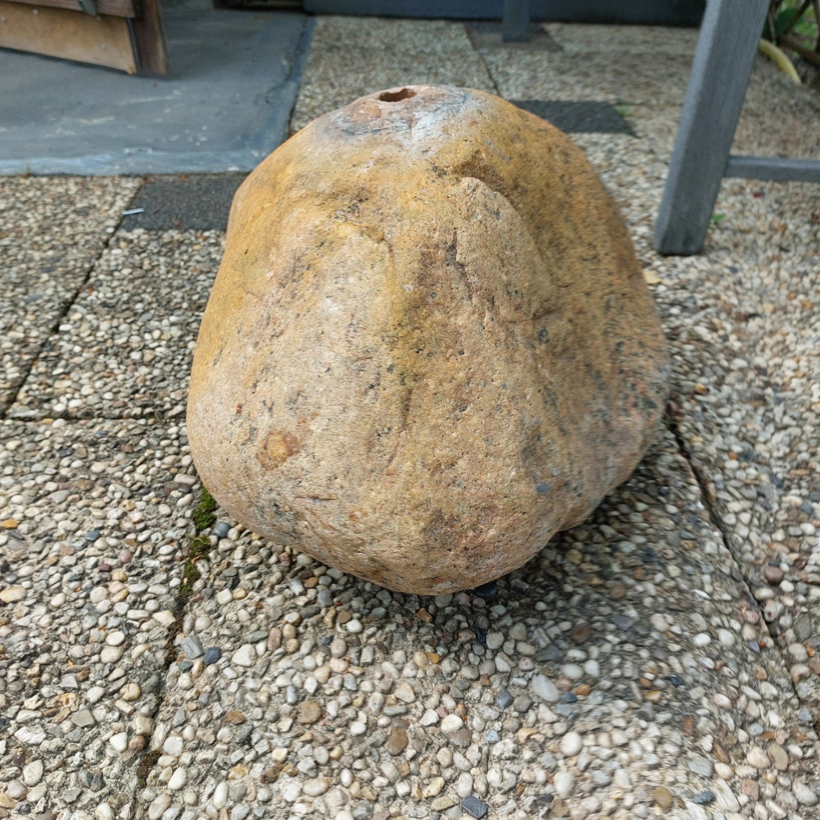 Zwerfkei met gat, ca. 40 x 60 cm, Tuin en Terras, Grind, Keien en Split, Overige materialen, Gebruikt, Bruin, Ophalen of Verzenden