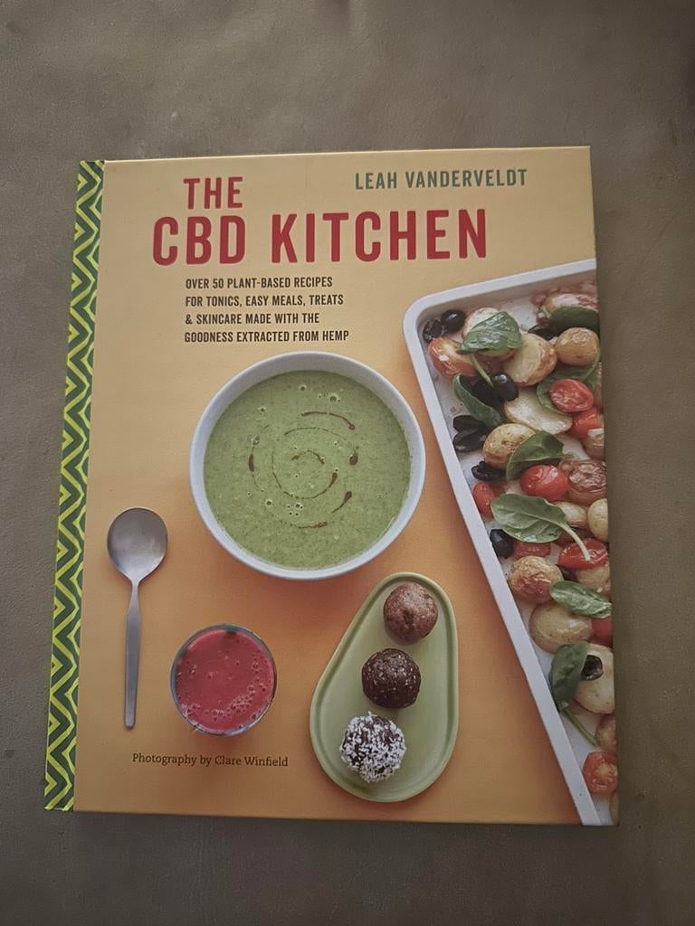 Kookboek CBD Kitchen, Ophalen of Verzenden, Nieuw, Gezond koken