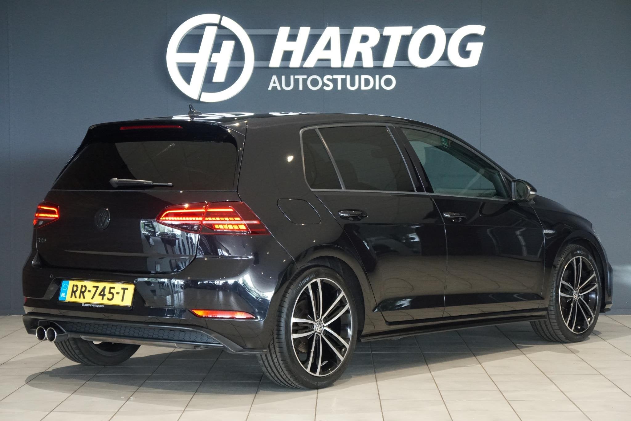 Volkswagen Golf 2.0 TDI GTD *INCL BTW* DSG / LEDER / CAMERA, Auto's, Volkswagen, Gebruikt, Euro 6, Zwart, Bedrijf