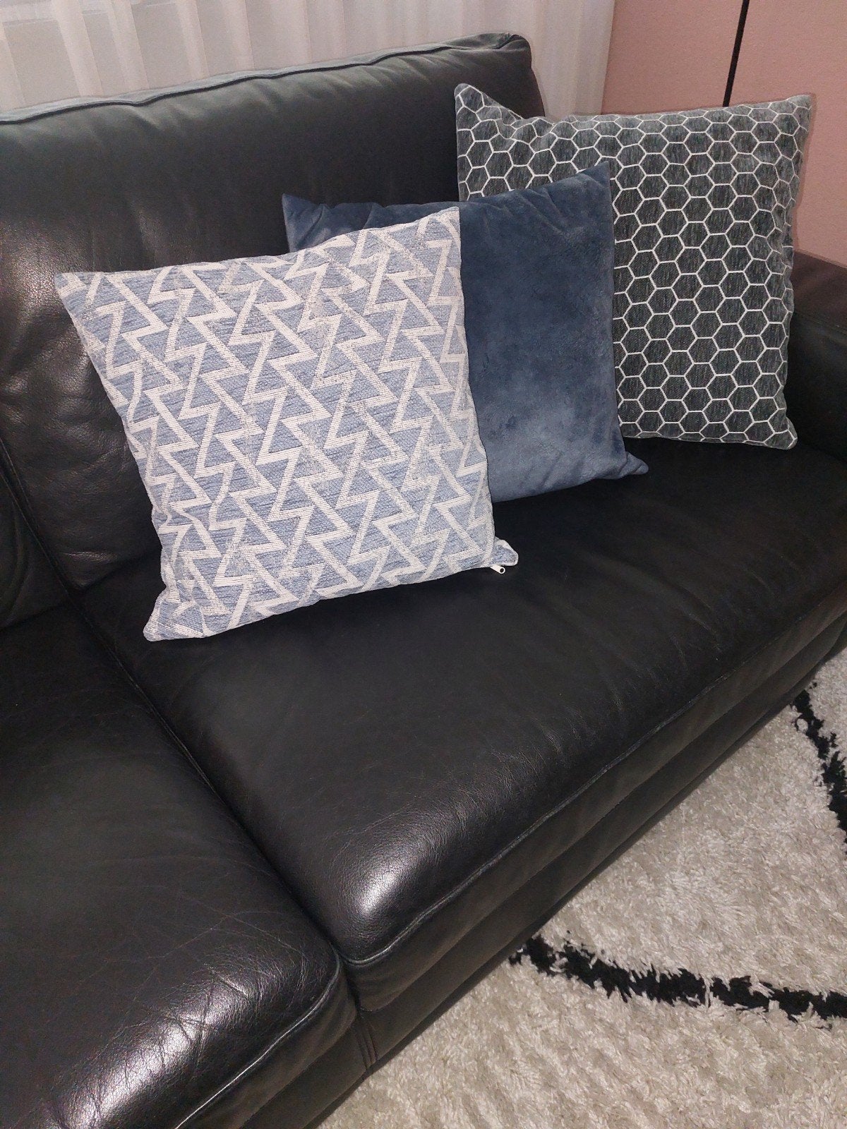 te koop 3 sierkussens en 3 vazen. ., Ophalen, Blauw, Vierkant, Zo goed als nieuw