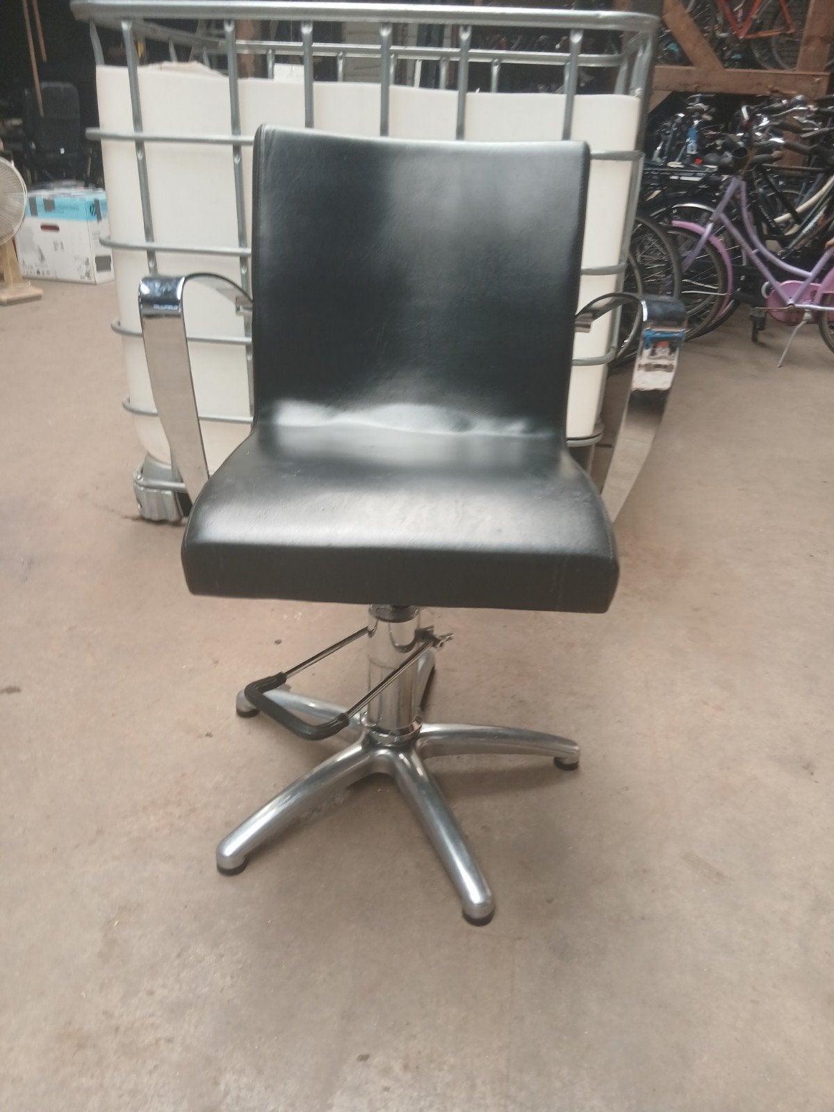 2 kappersstoelen, Ophalen, Gebruikt, Twee