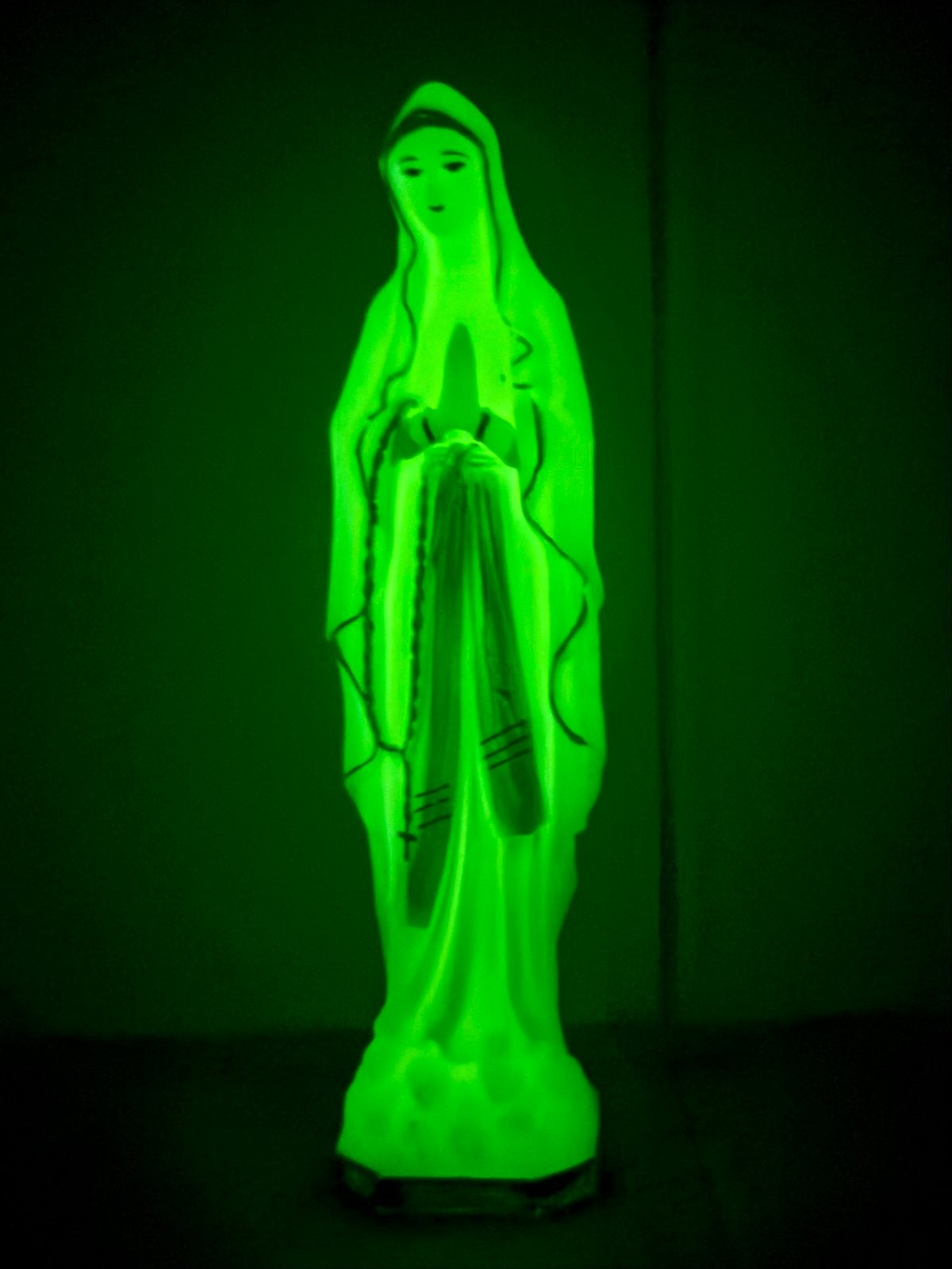 Vintage kunststof mariabeeld/Lourdesbeeld fluorescerend, Antiek en Kunst, Ophalen of Verzenden