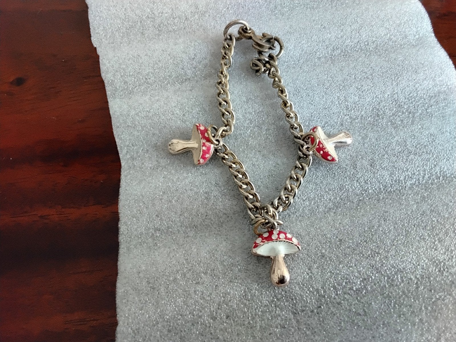 Mooi kinder armband met paddestoelen, Ophalen of Verzenden, Zo goed als nieuw, Overige kleuren, Armband