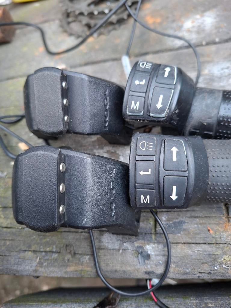 Koga miyata display houder en bediening 20 euro per stuk, Ophalen