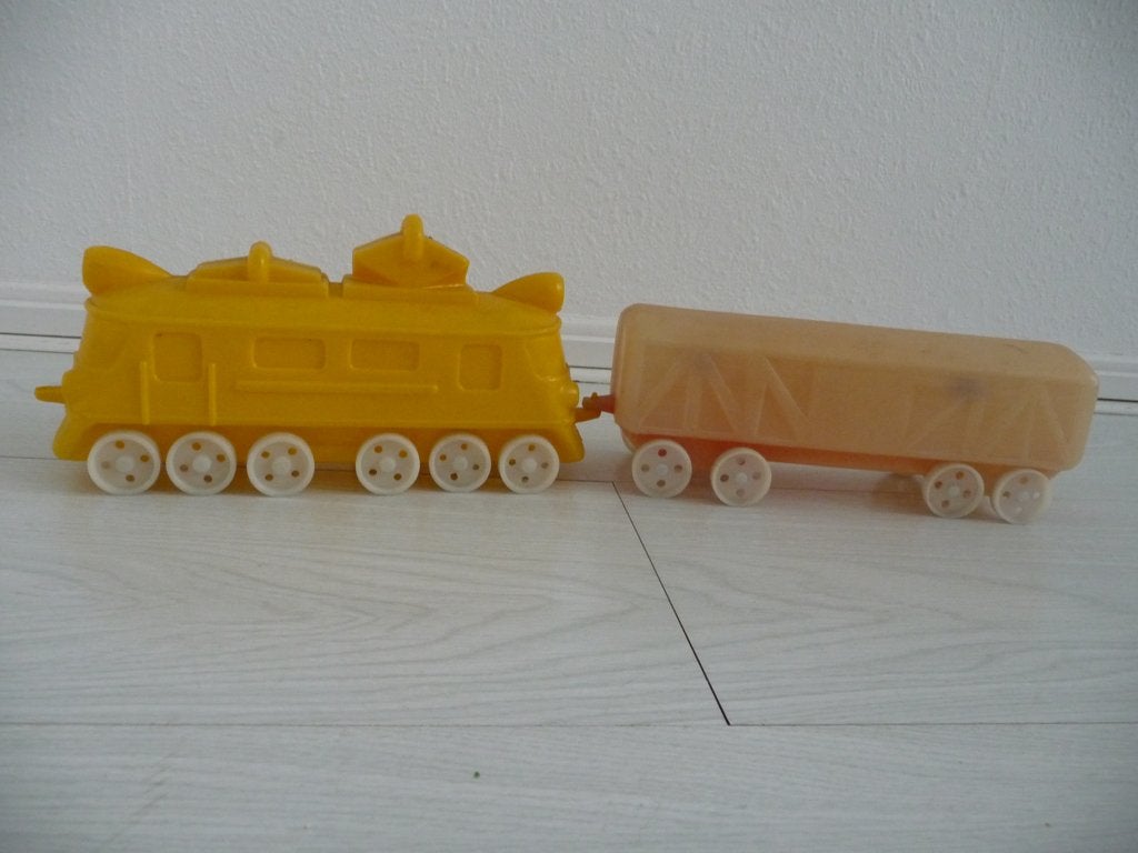Plastic TREIN en GOEDERENWAGON 60-er jaren, CCCP (Rusland), Ophalen of Verzenden