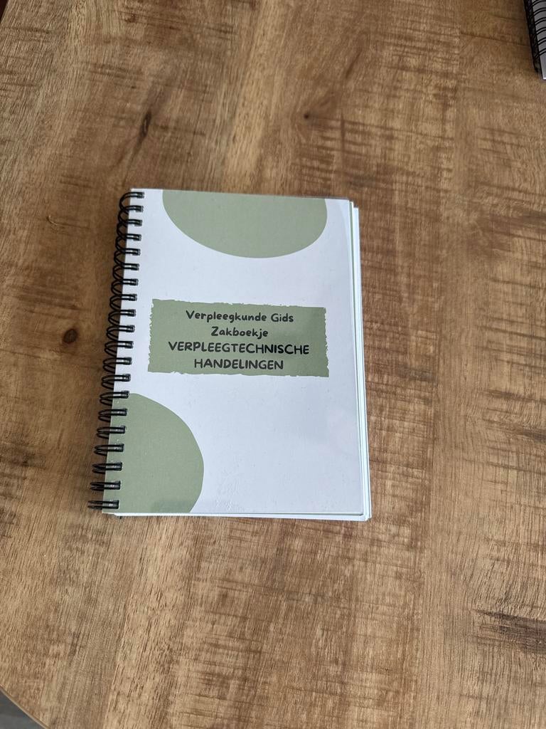 Verpleegkundige Gids Zakboekje - Verpleegtechnische Handelin, Ophalen of Verzenden, Nieuw, MBO