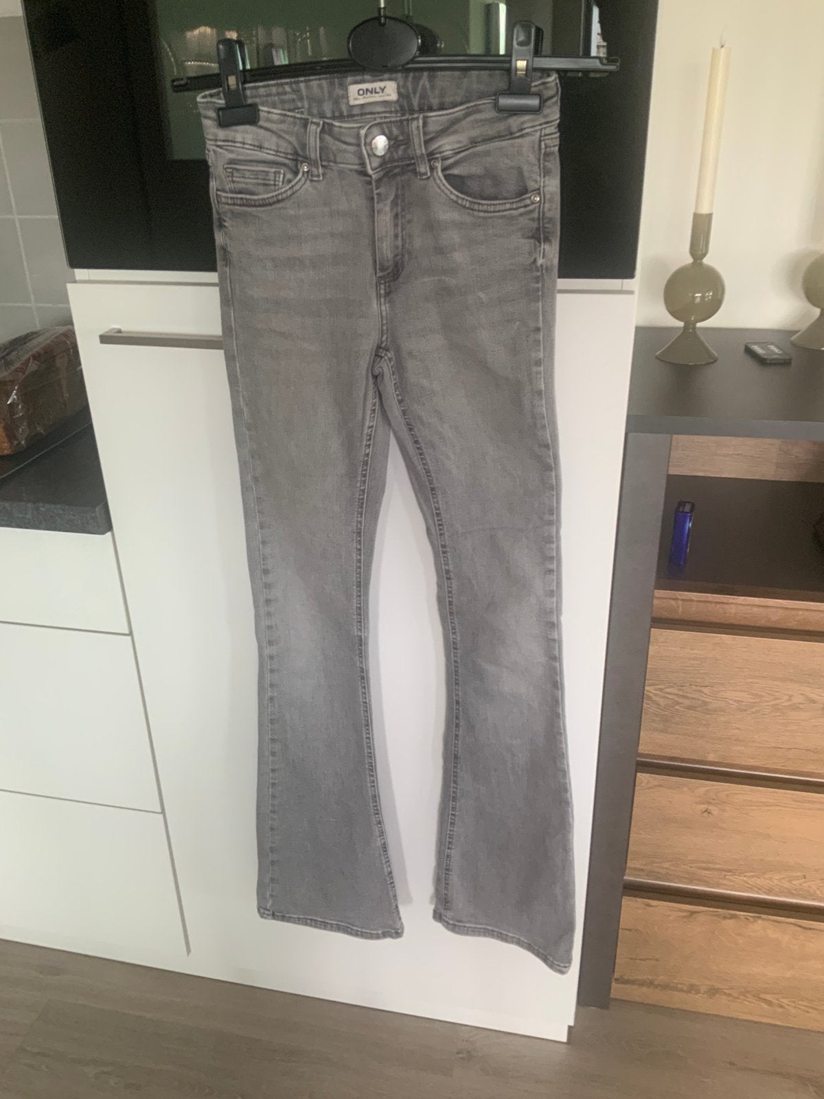 Meisjes spijkerbroek van ONLY mt 32 heel klein prijsje, Kinderen en Baby's, Kinderkleding | Maat 176, Ophalen of Verzenden, Gebruikt