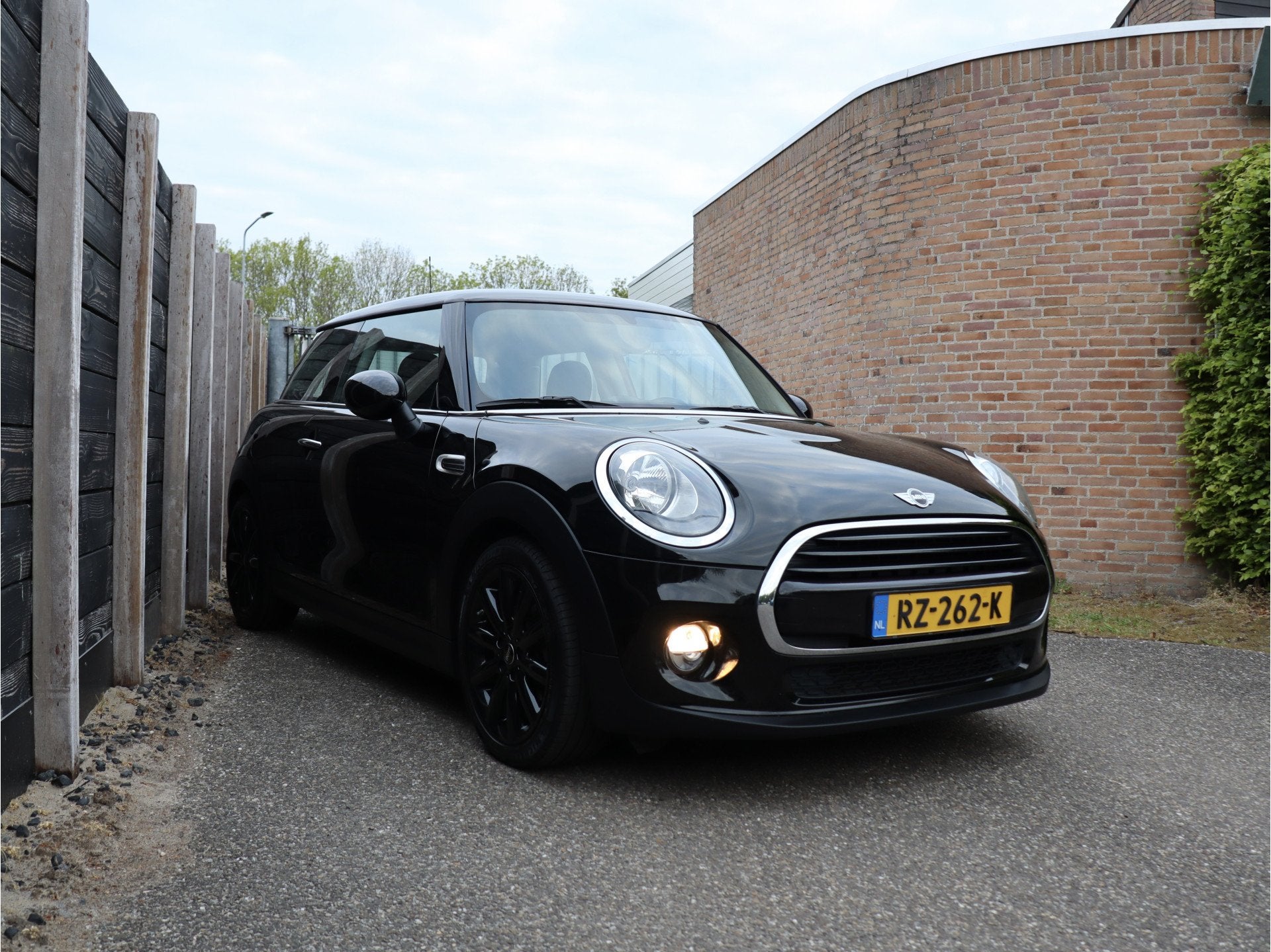MINI Mini 1.5 Cooper Business dealer O.H. (bj 2018), Voorwielaandrijving, 4 stoelen, Origineel Nederlands, Bedrijf
