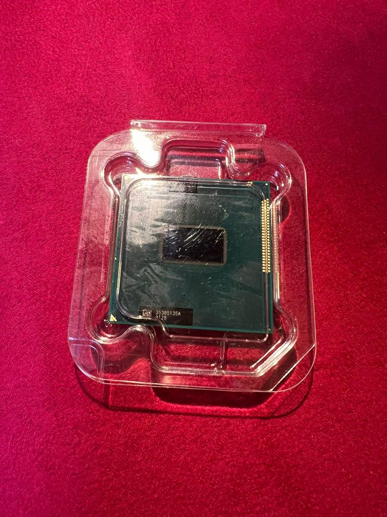 processor: intel core i5 3210M 2.50 GHz socket: 988b pga., Ophalen, Zo goed als nieuw