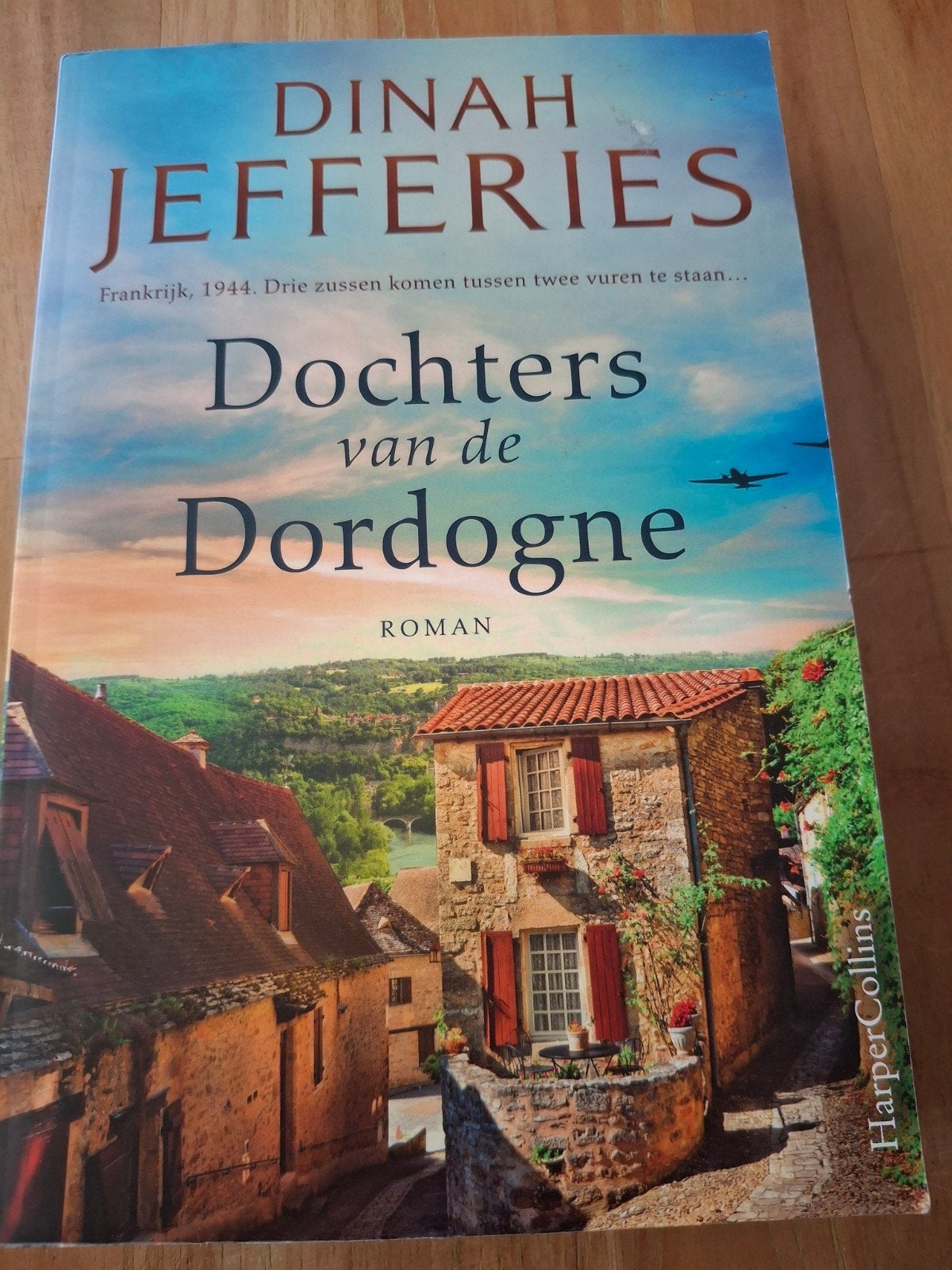 Dochters van de Dordogne - Dinah Jefferies, Boeken, Romans, Zo goed als nieuw, Europa overig, Ophalen