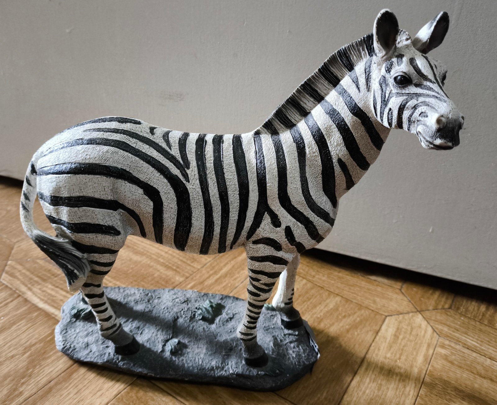 Beeld zebra - 27x25x12 cm, Ophalen, Gebruikt, Kunststof, Dierenbeeld