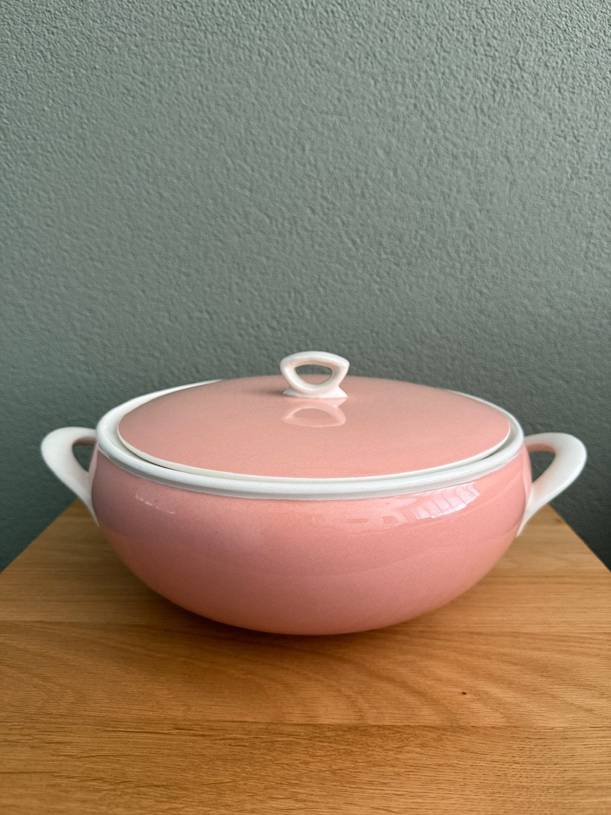 Dekschaal / Terrine /Boch Frères~Rosé, Ophalen of Verzenden, Zo goed als nieuw, Overige materialen