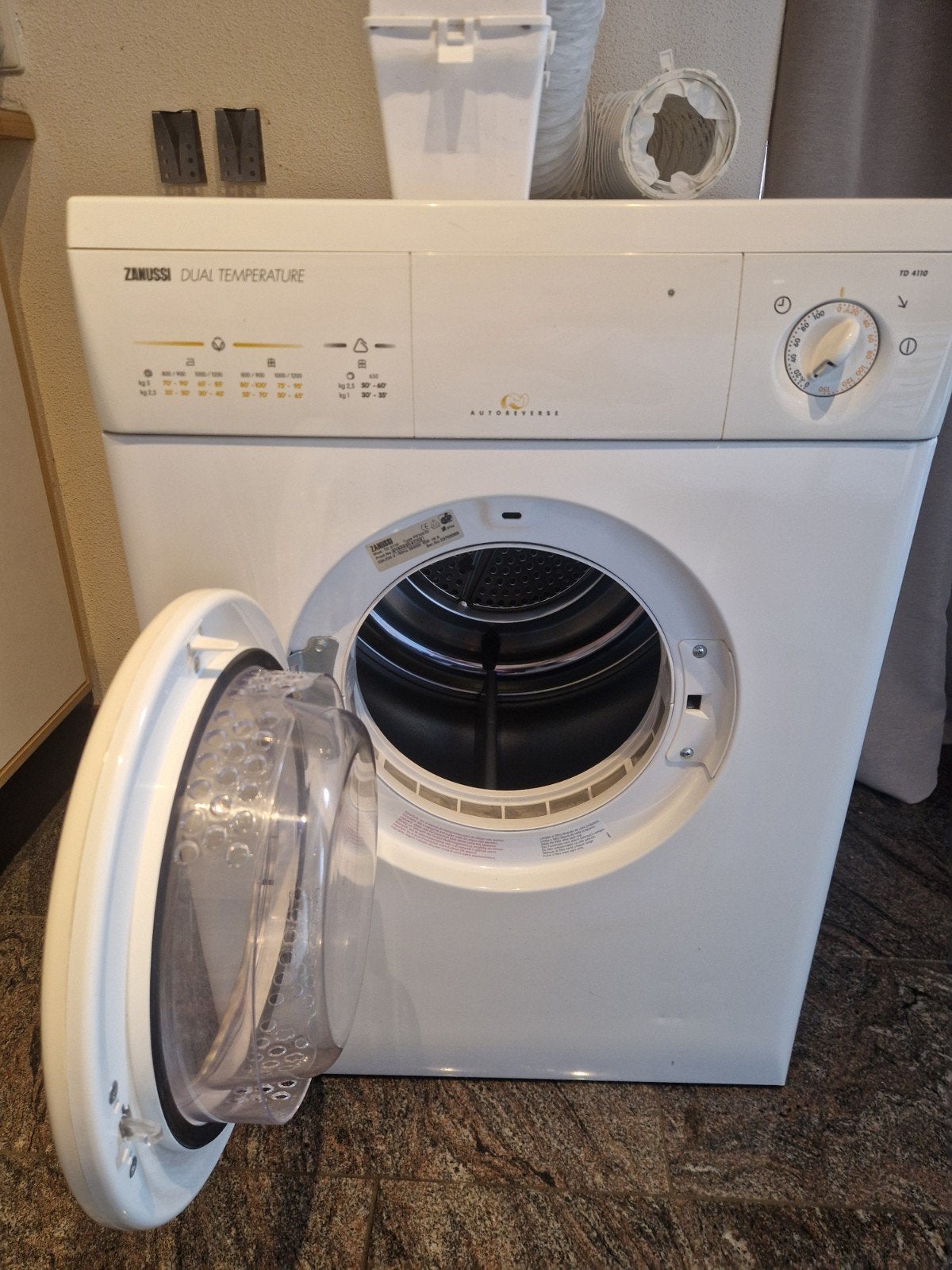 Zanussi Dual Temperature Condensdroger, Ophalen, 6 tot 8 kg, Gebruikt, Voorlader