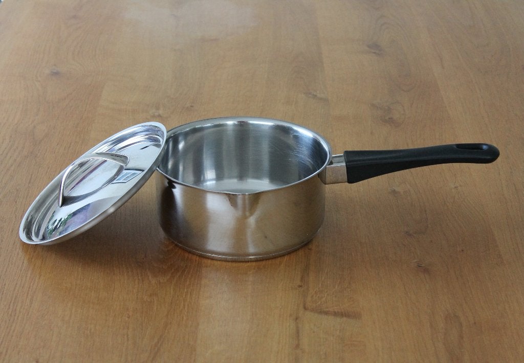 Steelpan, sauspan, pan met schenktuit + deksel, RVS, Ø 16 cm, Gebruikt, Ophalen of Verzenden, Rvs, Kookpan