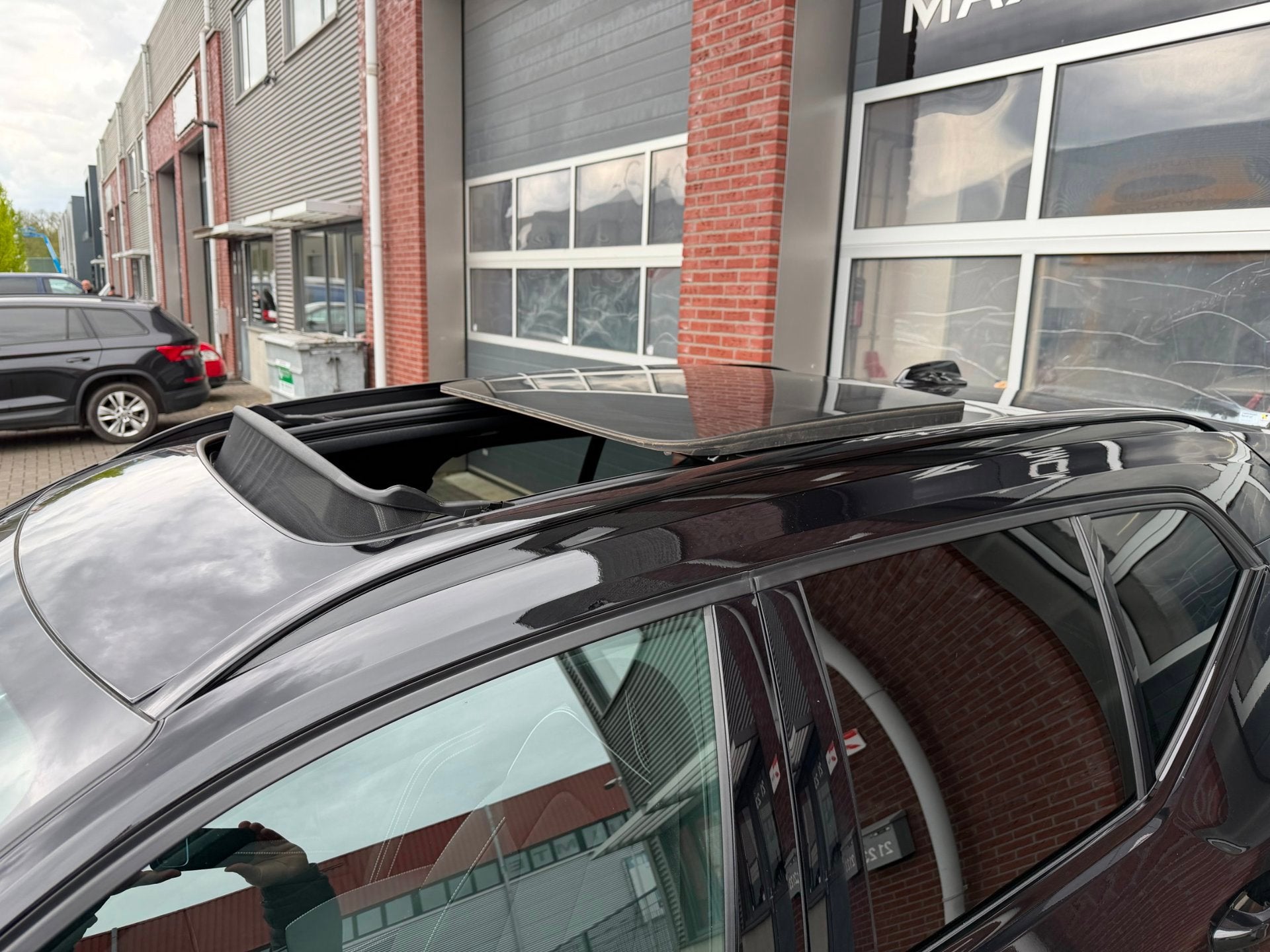 Volvo XC40 2.0 B4 Plus Dark LED ACC Pano Trekhaak 360cam H/K, Auto's, Volvo, Dealer onderhouden, Gebruikt, Euro 6, 4 cilinders