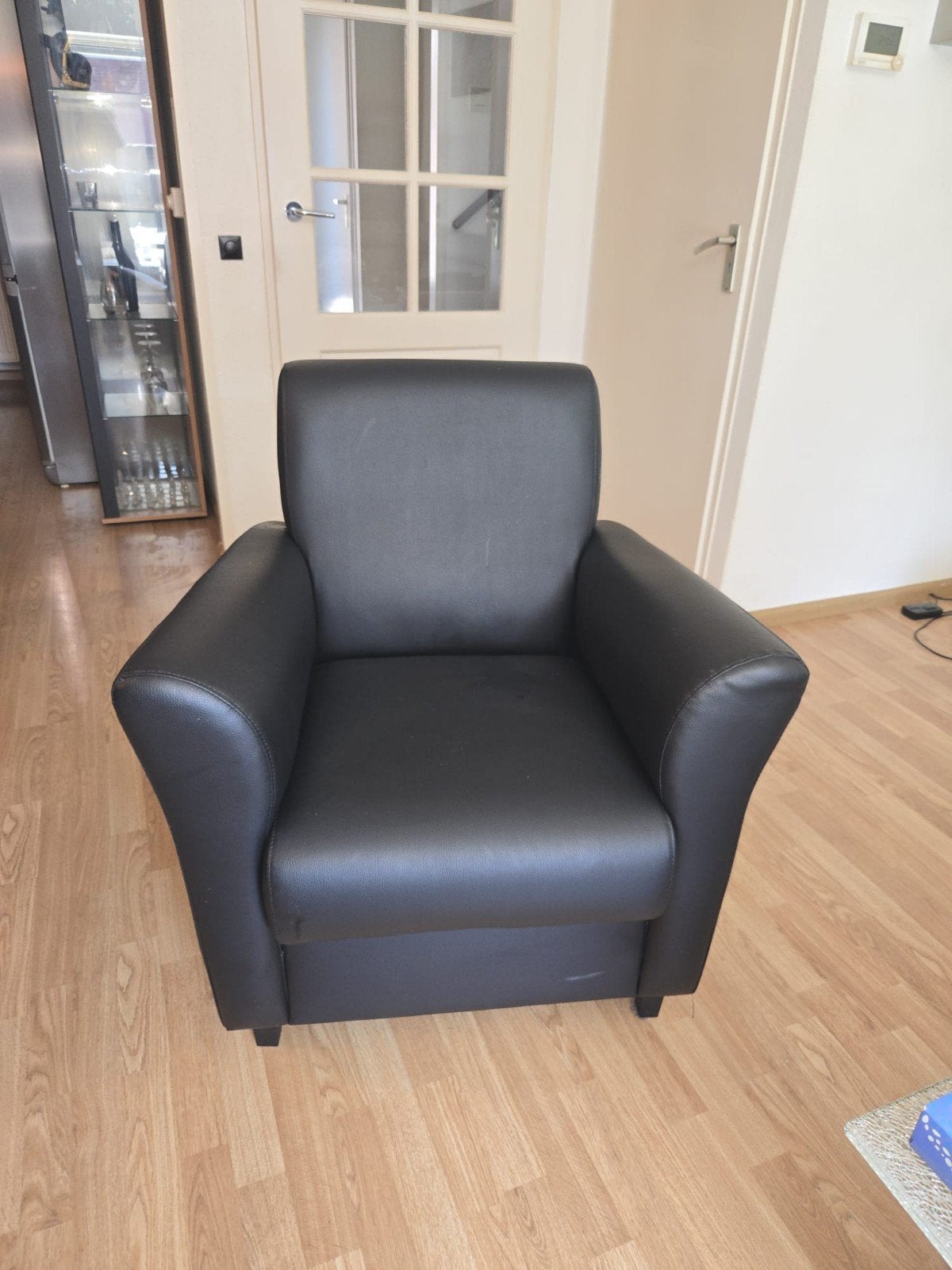 Zwart leder fauteuil, Ophalen, 50 tot 75 cm