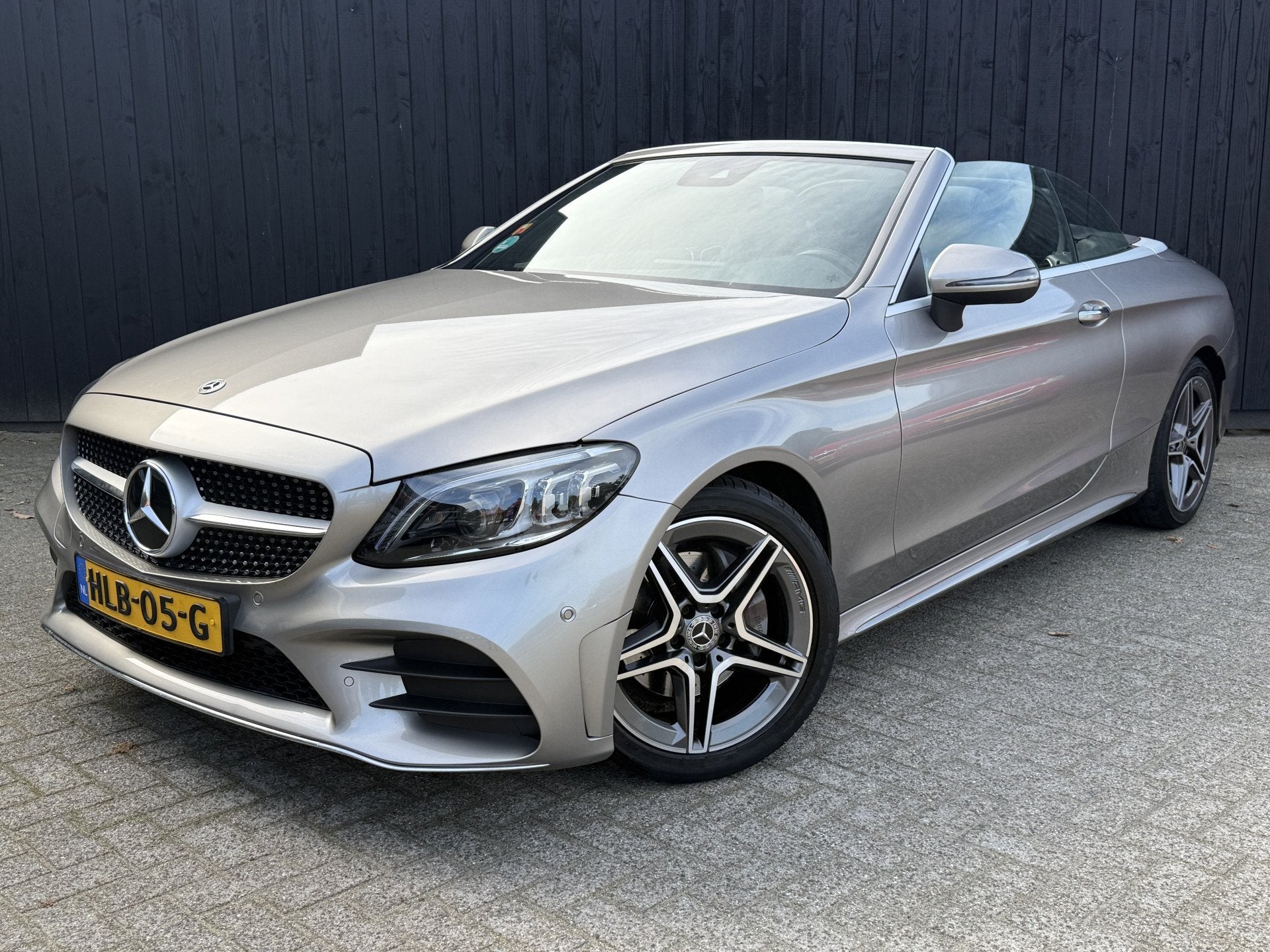 Mercedes-Benz C-Klasse Cabrio 200 AMG Line (bj 2023), Auto's, Automaat, 12 maanden, 4 cilinders, 4 stoelen