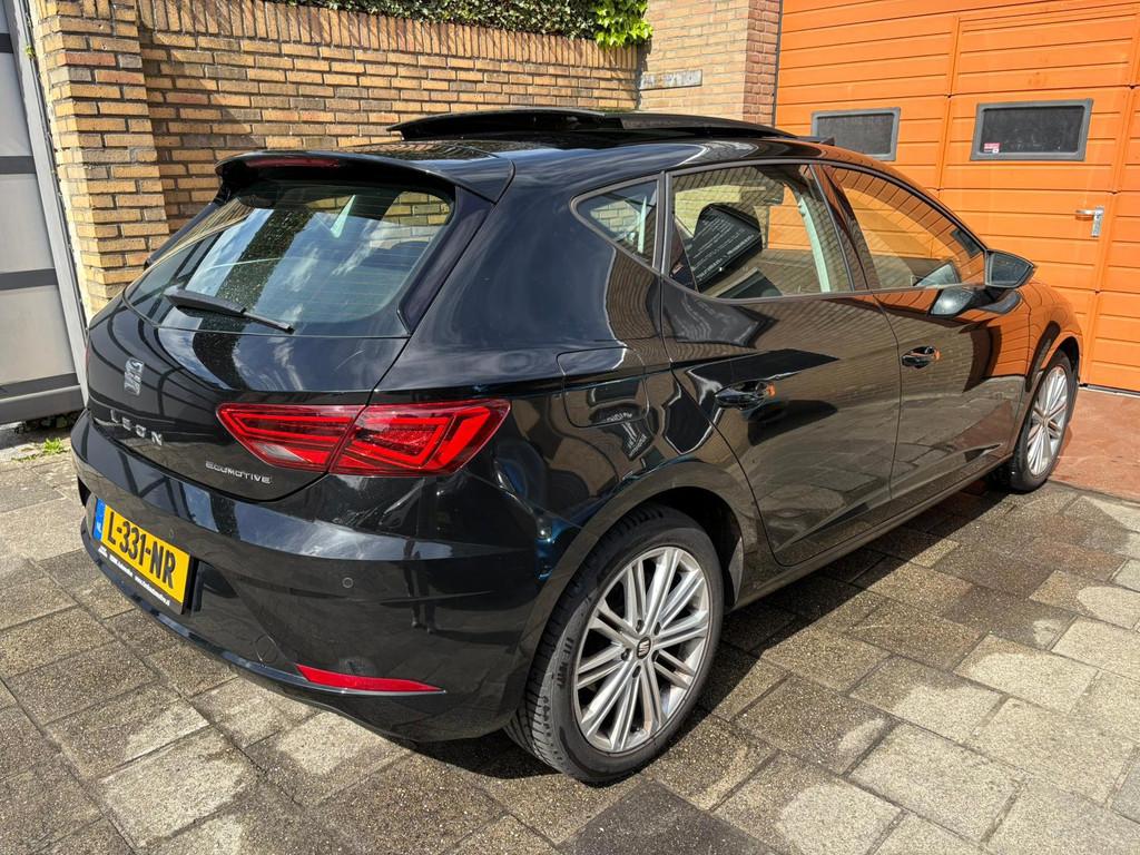 Seat Leon ST 1.0 EcoTSI Style Business Intense / Pano!, Auto's, Seat, Stof, Gebruikt, Leon, 1125 kg