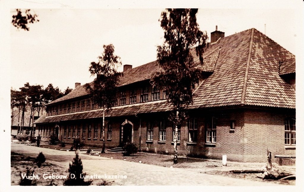 Vught, D. Lunettenkazerne, Ophalen of Verzenden, 1940 tot 1960, Gelopen, Limburg