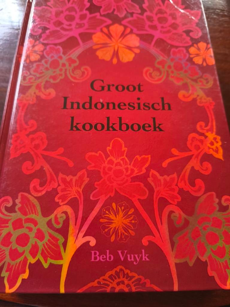 Groot Indonesisch Kookboek - Beb Vuyk, Boeken, Gelezen, Azië en Oosters, Ophalen of Verzenden, Hoofdgerechten