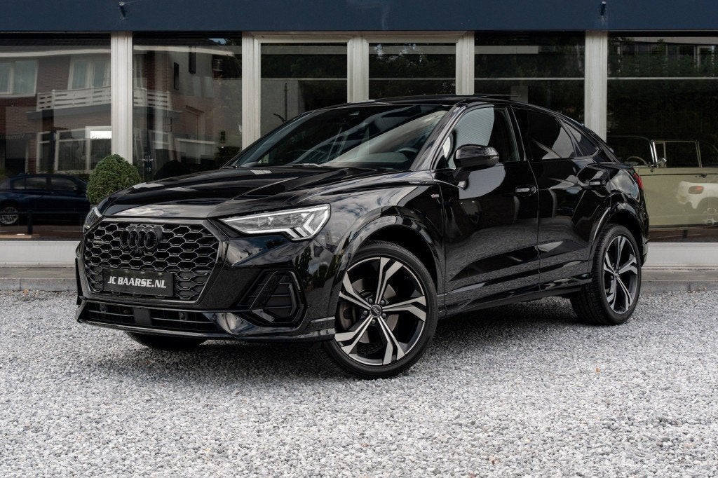 Audi Q3 SPORTBACK 45 TFSI QUATTRO/PANO/SFEER/MATRIX/B&O/360, Gebruikt, Overige modellen, 4 cilinders, Zwart
