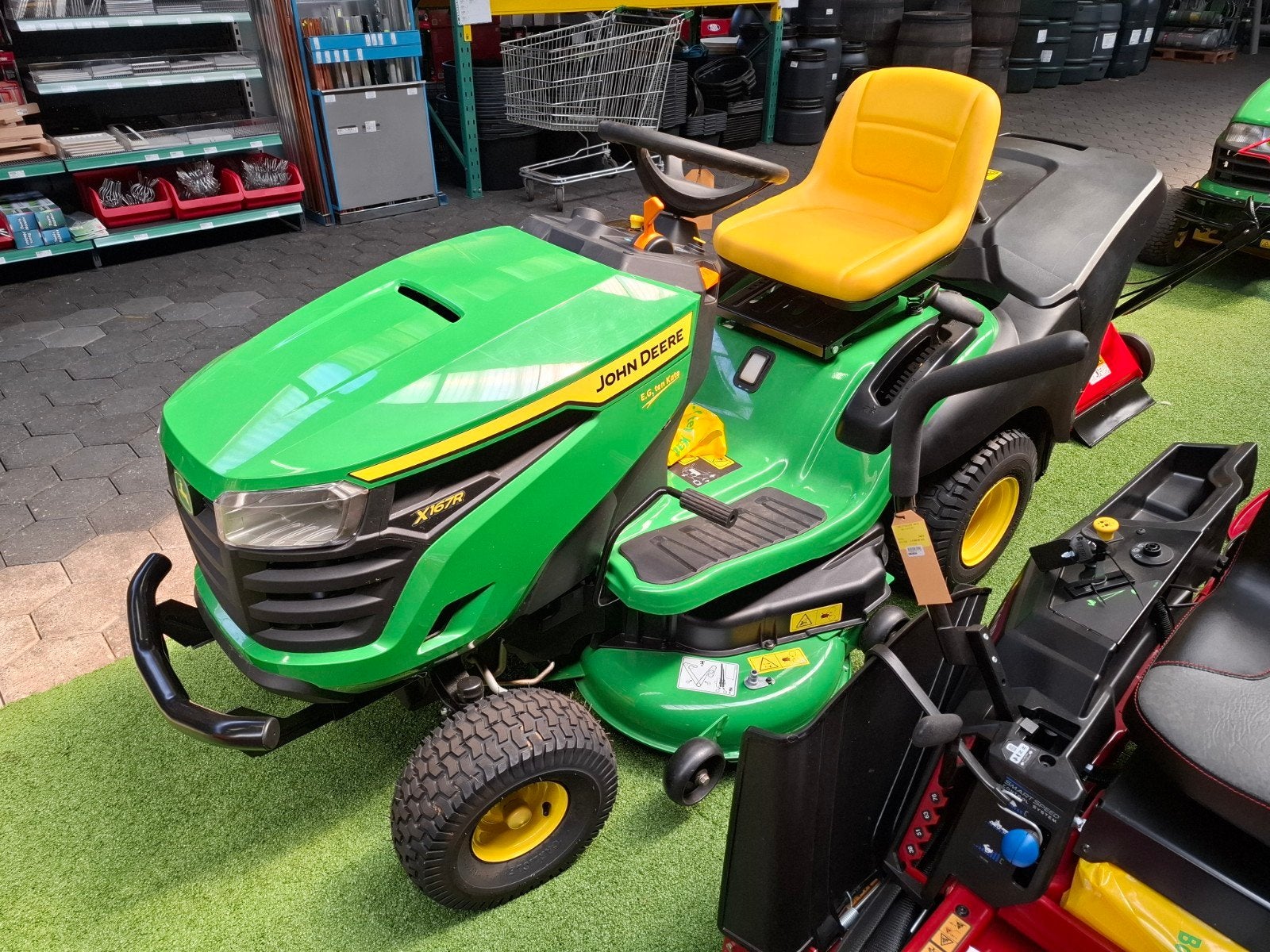 John Deere X167R Zitmaaier - Zo goed als nieuw, John Deere, Cirkelmaaier, Ophalen of Verzenden, Zo goed als nieuw