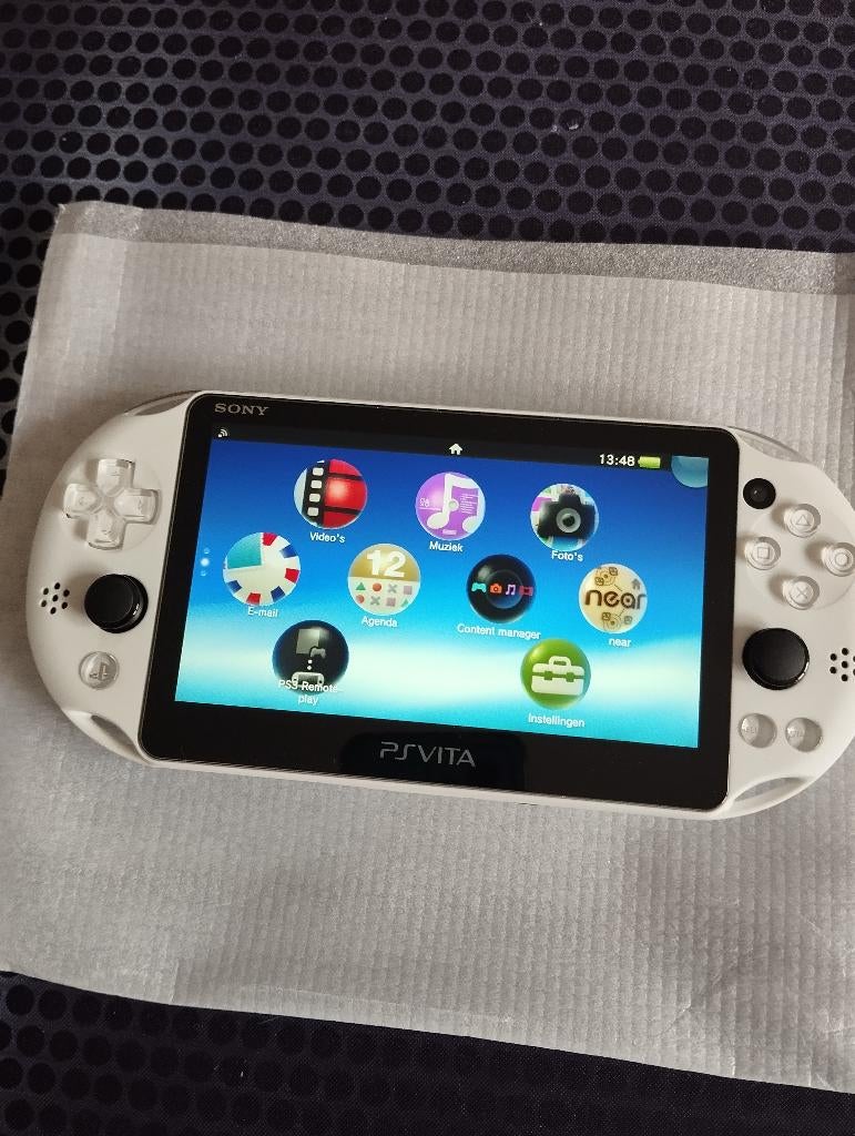 Sony PS Vita 'mint condition', Spelcomputers en Games, Ophalen of Verzenden, Zo goed als nieuw, Wit
