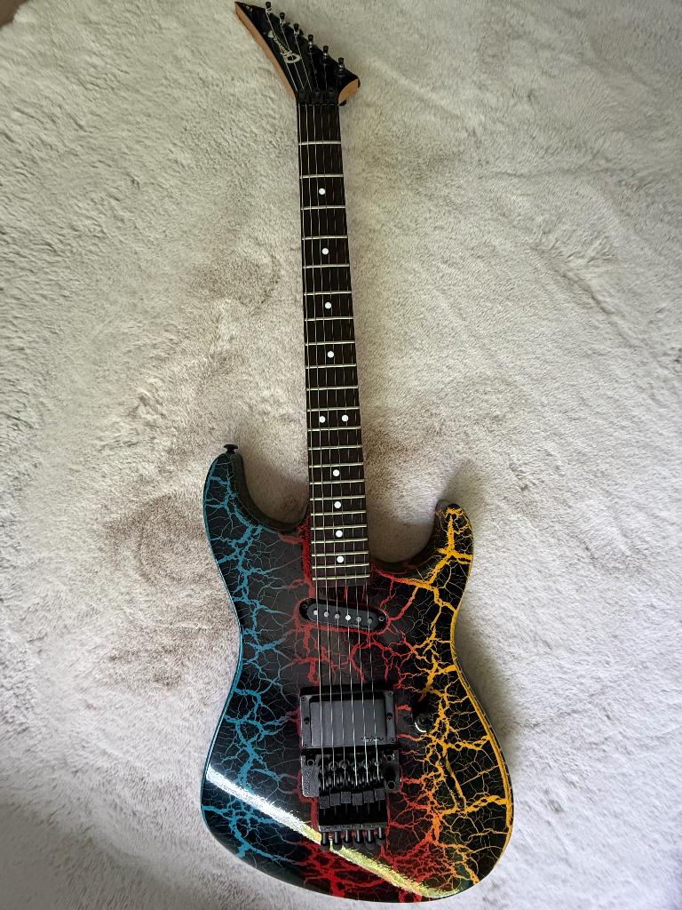 Charvel 3DR Rainbow Crackle  te koop, Muziek en Instrumenten, Ophalen, Zo goed als nieuw, Solid body, Overige merken