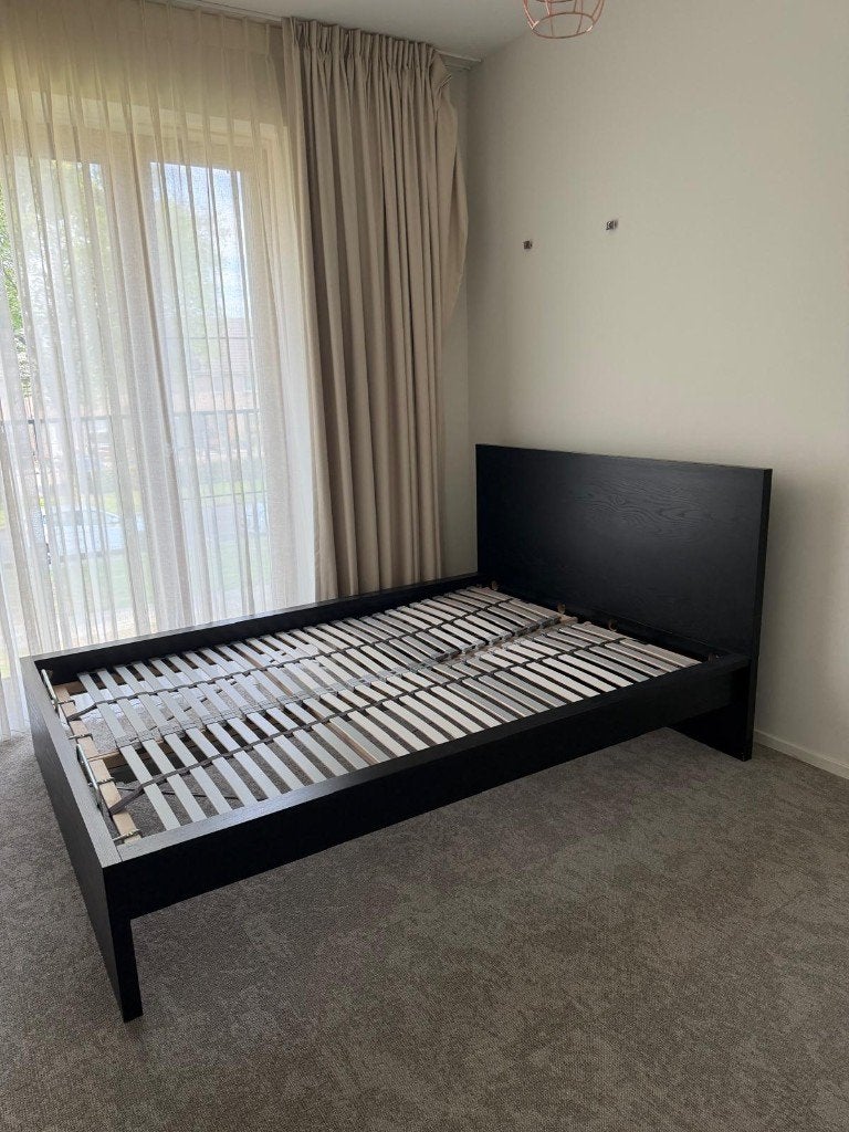 MALM bed ombouw zwart met lattenbodems, Ophalen, Zwart, Tweepersoons, 140 cm