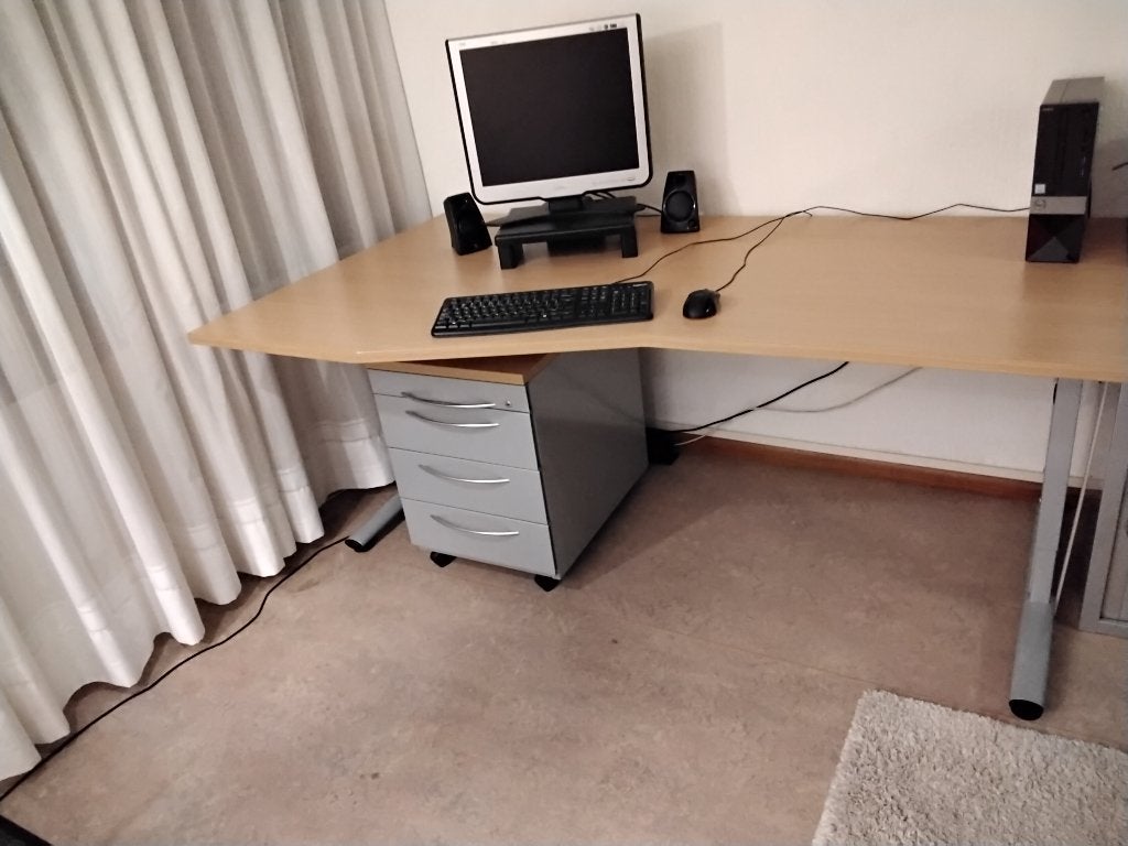 bureau, Ophalen, Gebruikt, 180 cm, Computerbureau