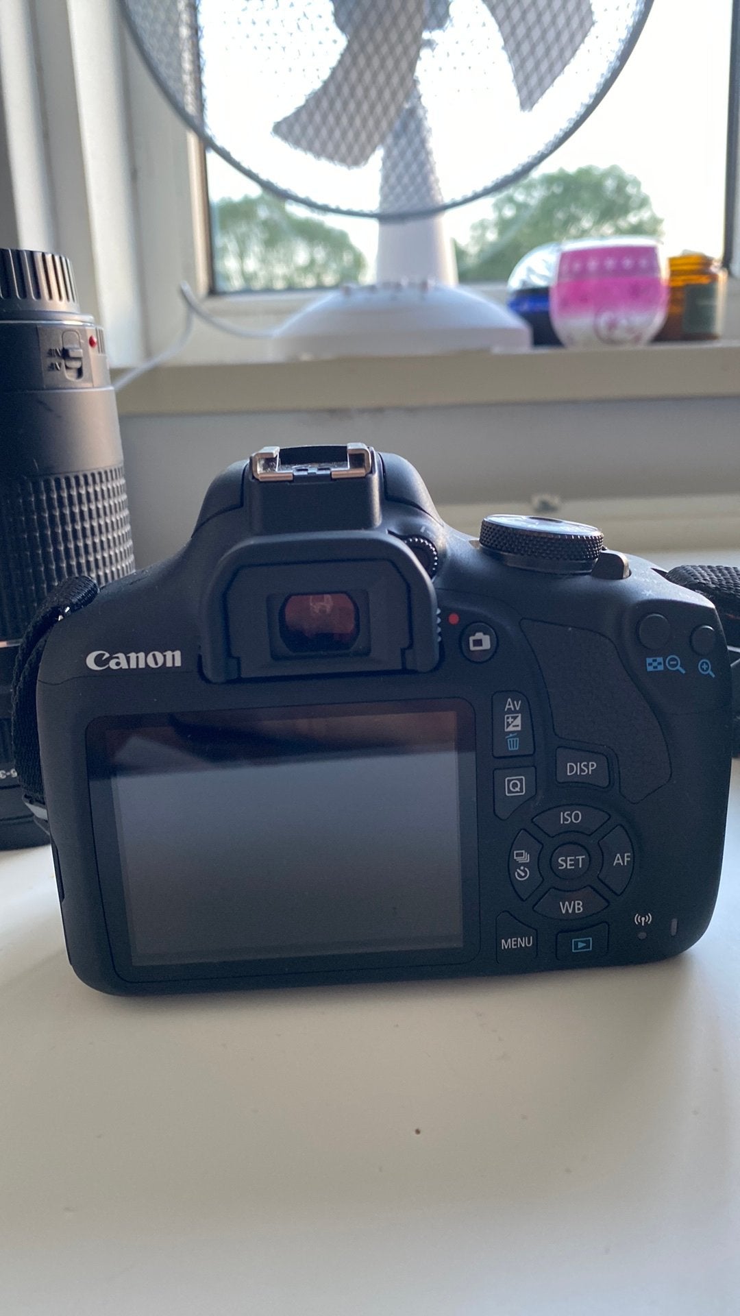 Canon EOS 2000D DSLR + 2 Lenses -Original price 850€, Ophalen, Zo goed als nieuw, Canon, 8 keer of meer