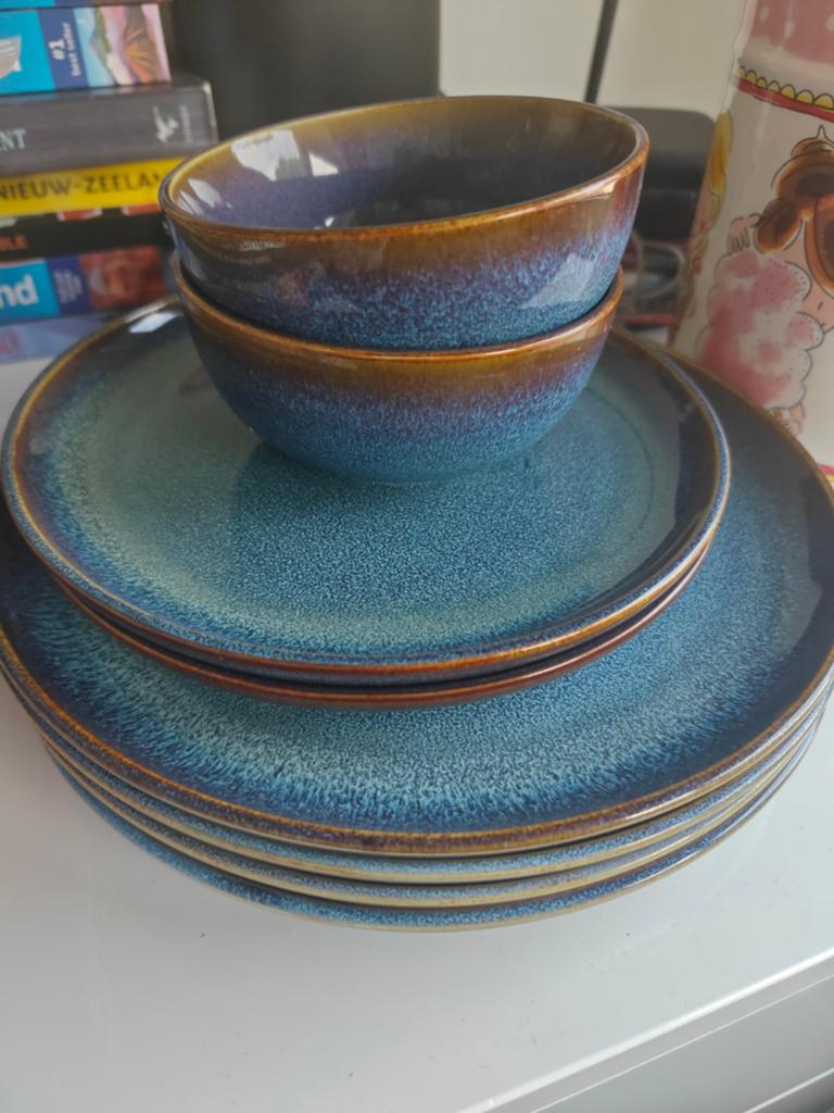 Ikea Servies: 4 grote Borden 2 klein, en 2 Kleine Schaaltjes, Ophalen, Zo goed als nieuw