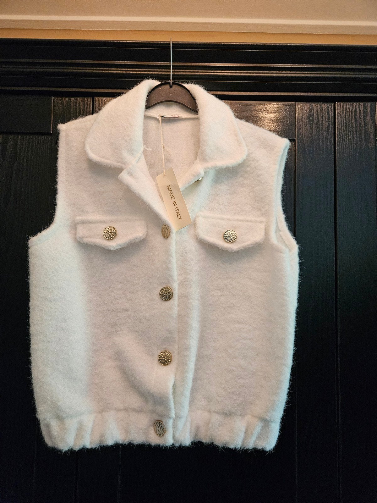 Nieuw Wit teddy gilet met gouden knop maat M /L, Kleding | Dames, Maat 38/40 (M), Wit, Nieuw, Ophalen of Verzenden