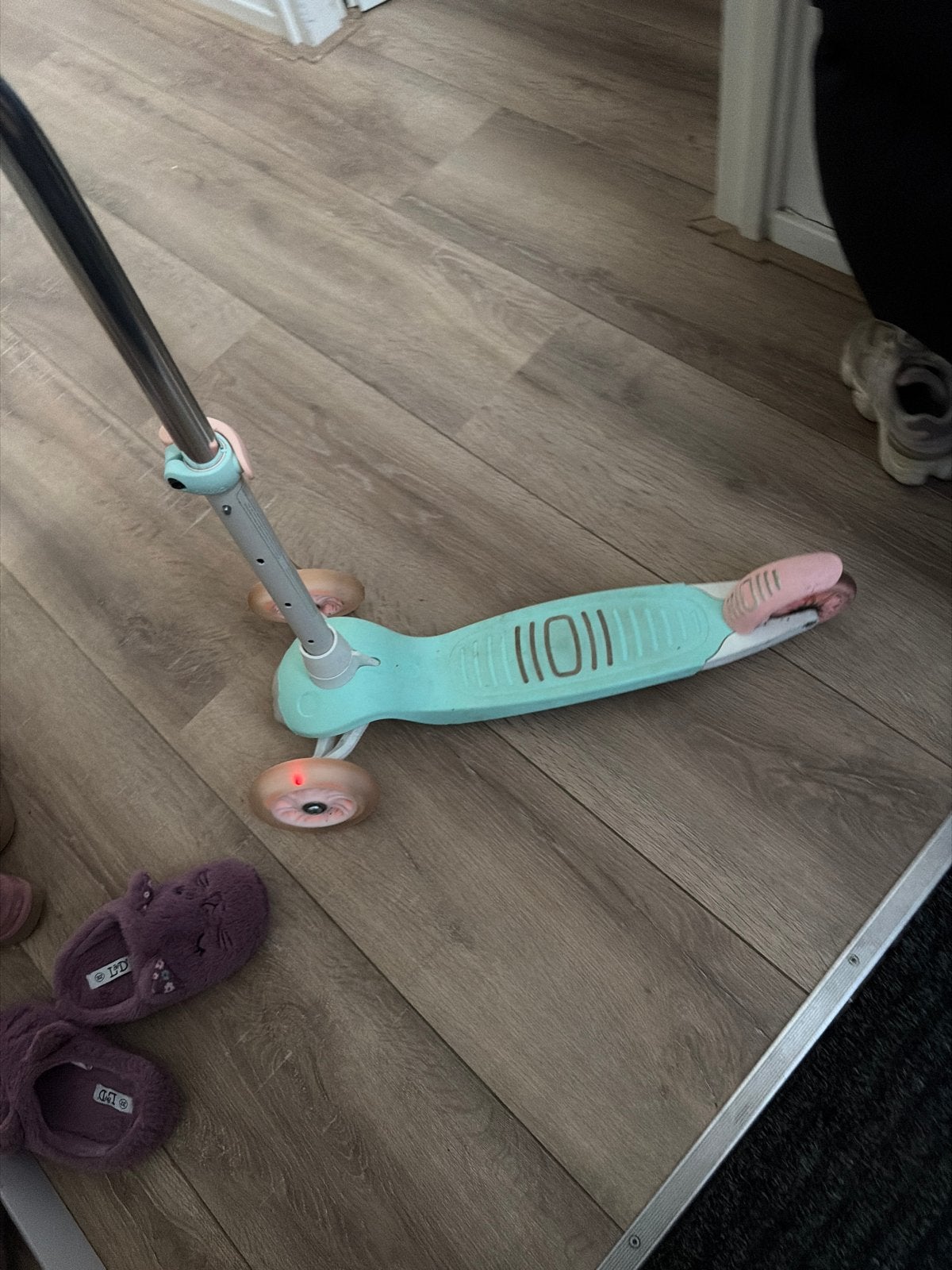Leuke kinderstep met lichtgevende wielen, Ophalen, Gebruikt, Gewone step