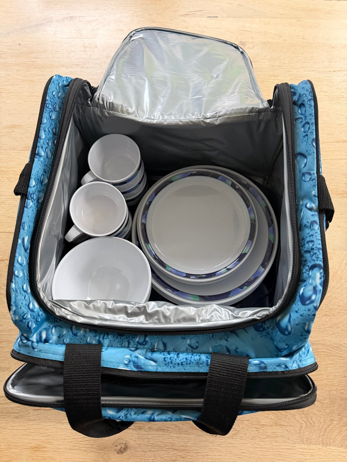 Koeltas/picknicktas met servies en placemats, Ophalen of Verzenden, Zo goed als nieuw