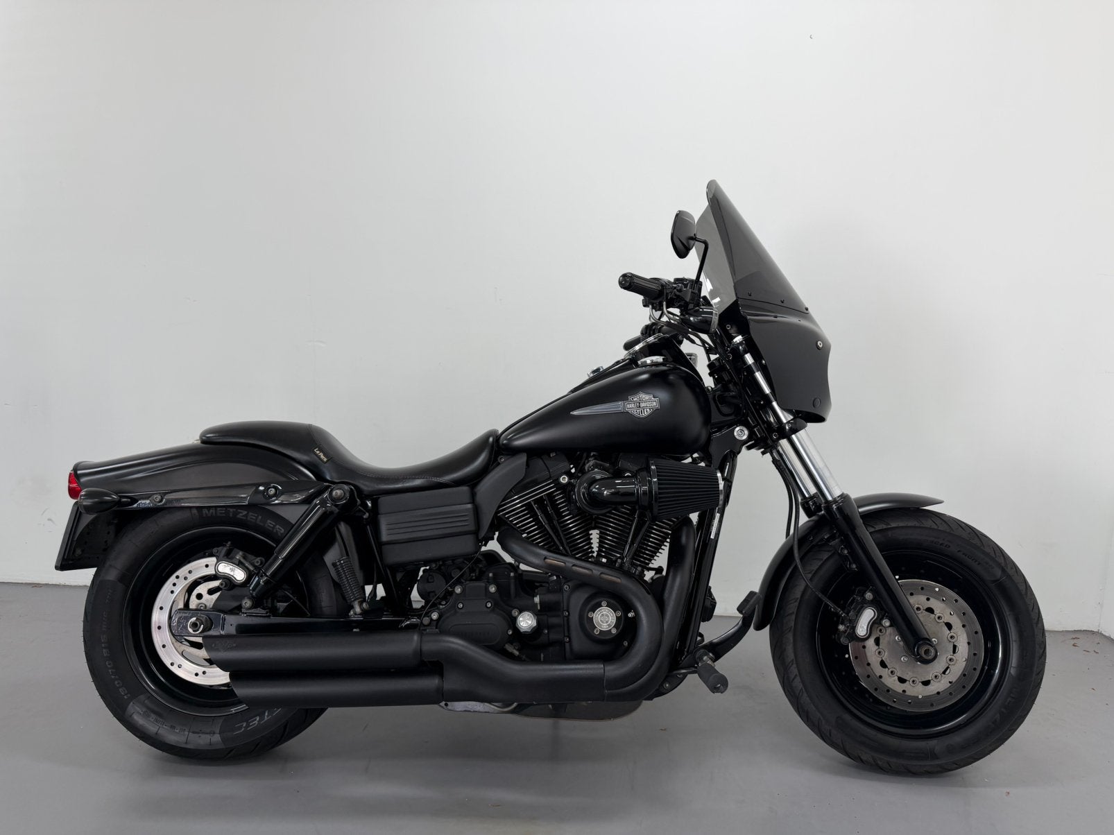 Harley-Davidson Fat Bob FXDF Custom Black 2009 | 5HD | TOPST, 2 cilinders, Occasion, Chopper, Sportuitlaat