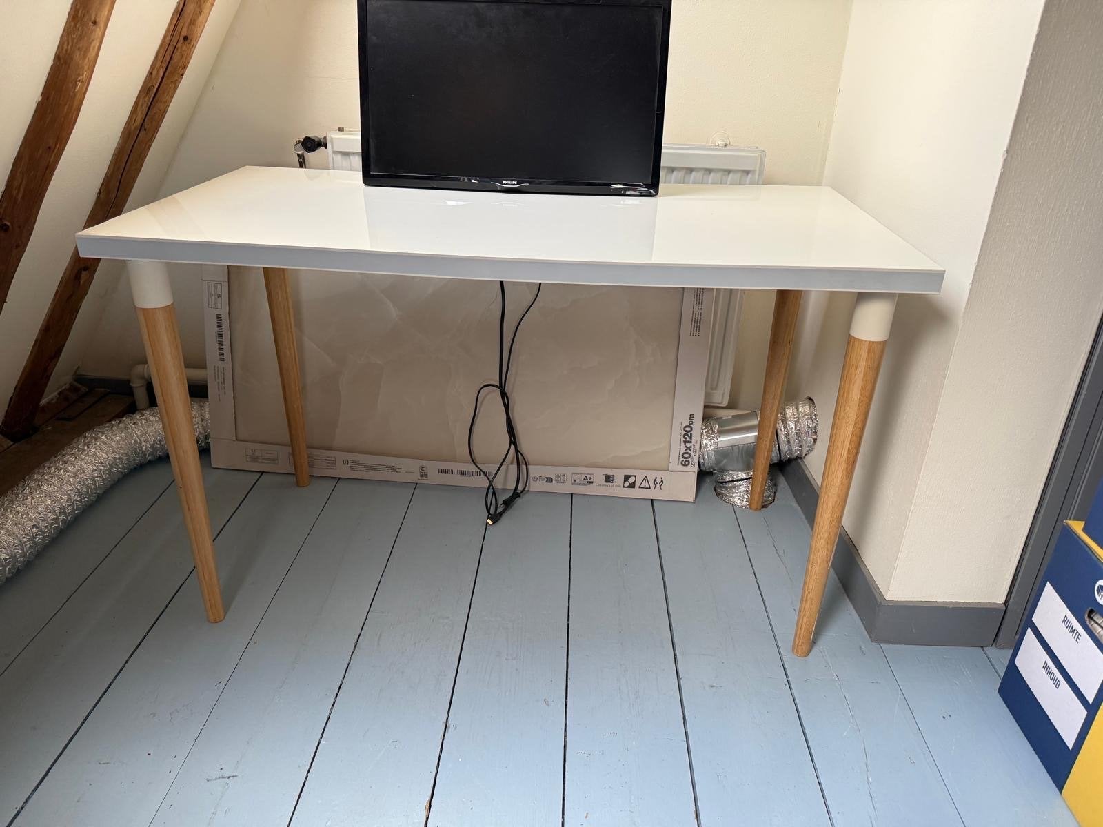 IKEA Bureau - Zo goed als nieuw, Ophalen, Hout, Zo goed als nieuw, IKEA