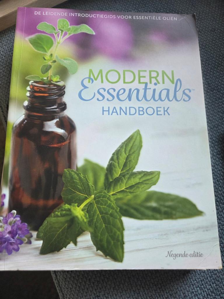 Modern Essentials Handboek - Essentiële Oliën, Boeken, Ophalen of Verzenden
