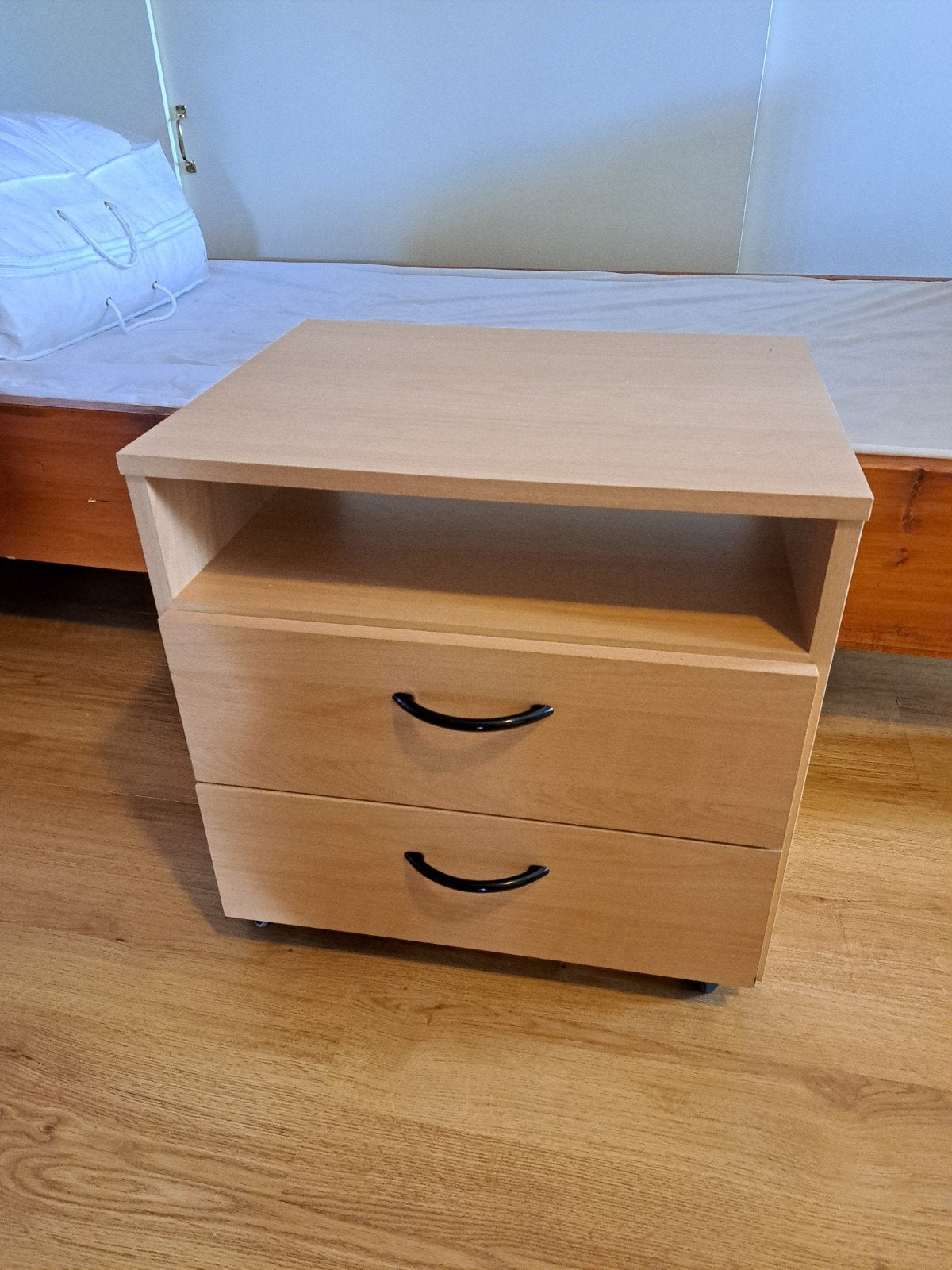 Nachtkastje met 2 lades en open vak, Ophalen, Zo goed als nieuw, 45 tot 65 cm, Minder dan 55 cm