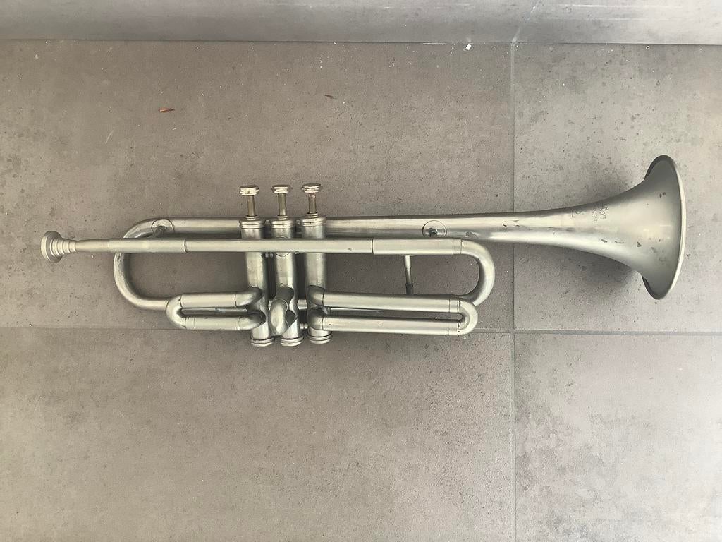 TROMPET, Muziek en Instrumenten, Blaasinstrumenten | Trompetten, Ophalen of Verzenden, Gebruikt, Bes-trompet