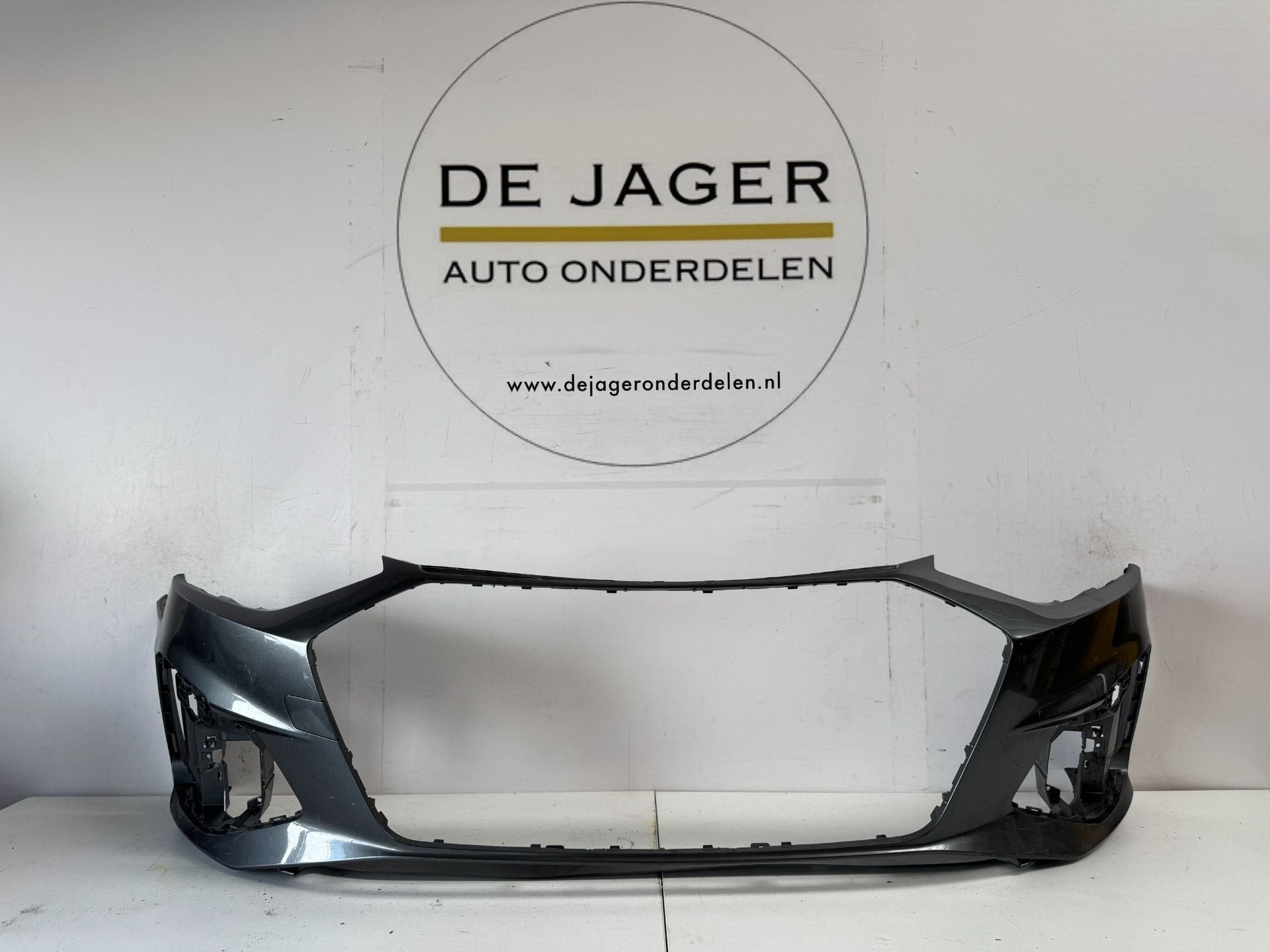 AUDI S4 A4 S LINE 8W FACELIFT VOORBUMPER BUMPER 8W0807437AQ, Gebruikt, Voor, AUDI AG, Auto-Union-Strasse 1
85045  Ingolstadt, DE