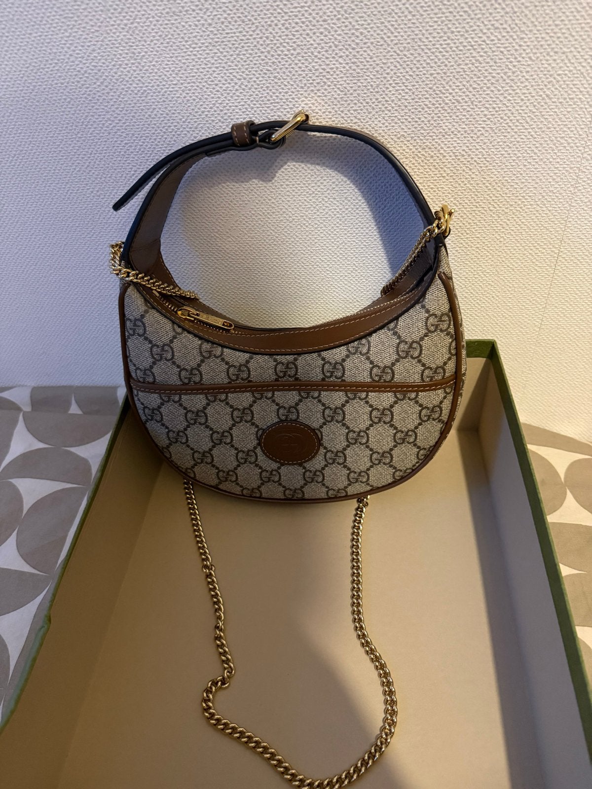 Gucci GG Supreme Canvas Half-Moon Schoudertas, Verzenden, Zo goed als nieuw, Beige, Schoudertasje