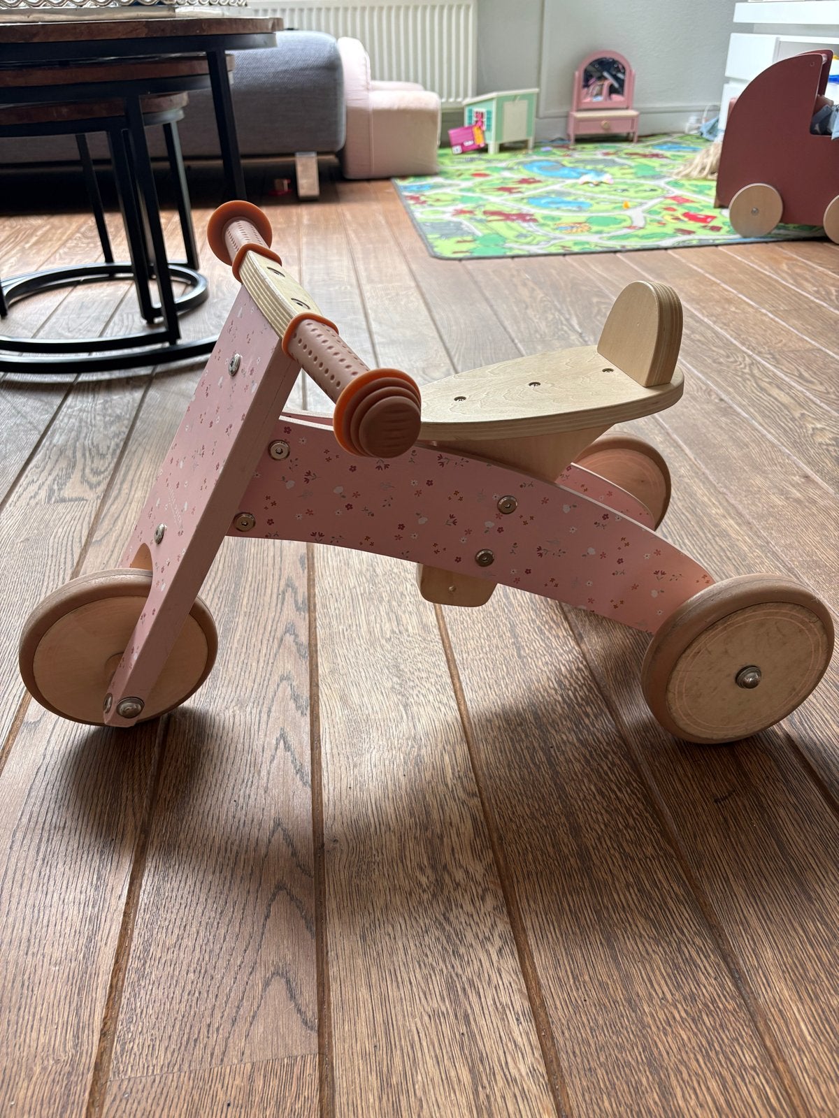 Little Dutch driewieler loopfiets roze met bloemen, Ophalen, Zo goed als nieuw, Loopfiets