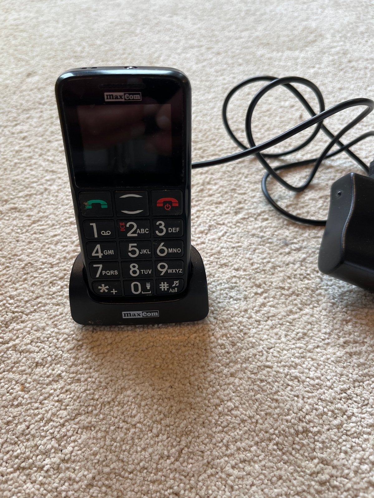 MaxCom Seniorentelefoon met Oplaadstation, Gebruikt, Geen camera, Ophalen of Verzenden, Klassiek of Candybar