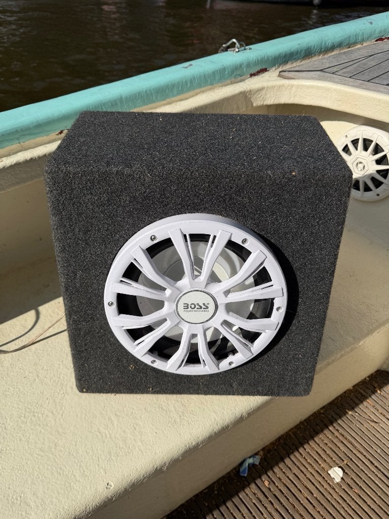 Boss Marine Subwoofer MRGB10W + behuizing/kist., Ophalen, Zo goed als nieuw, Overige typen